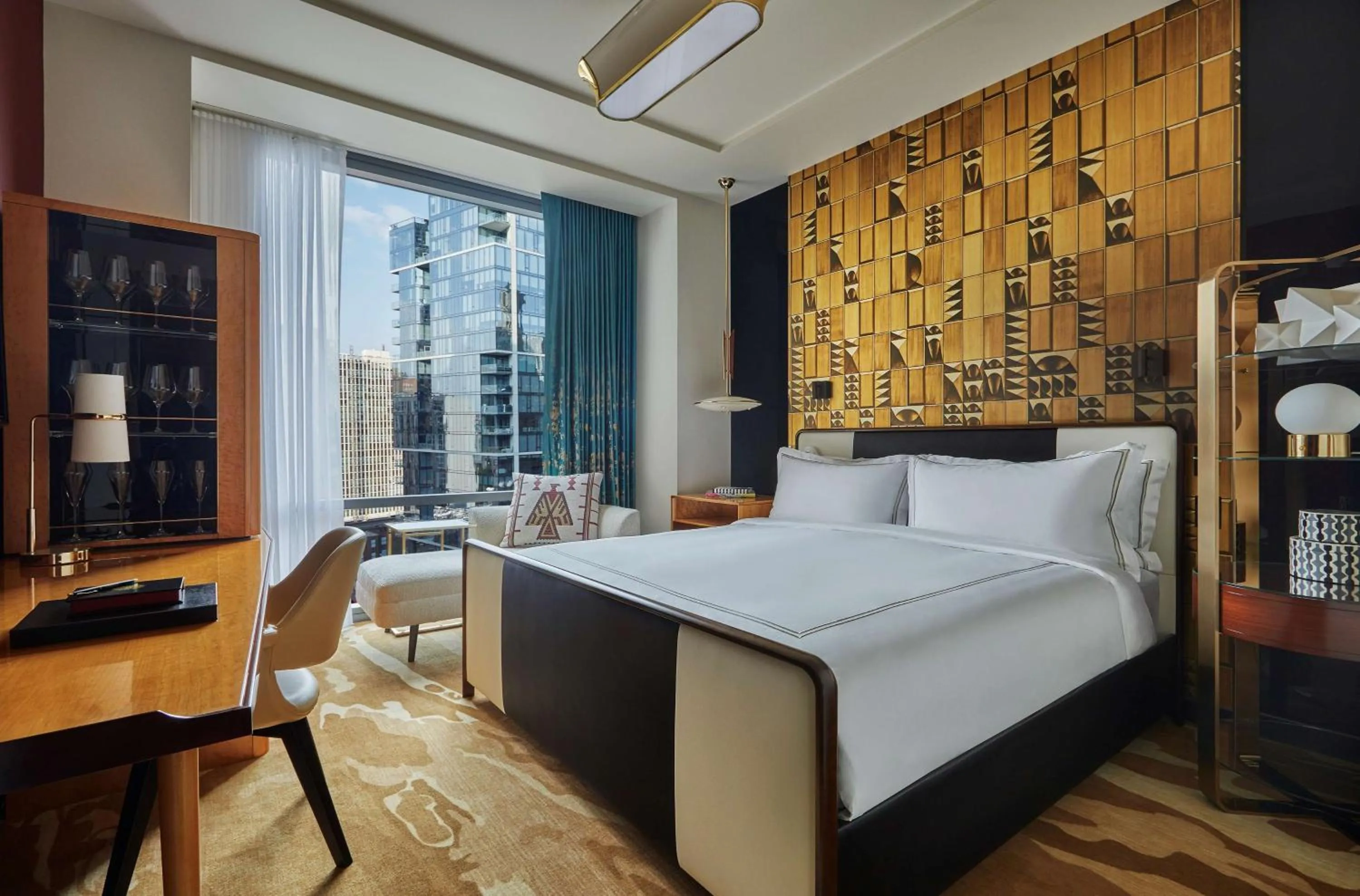 Bedroom, Bed in Viceroy Chicago