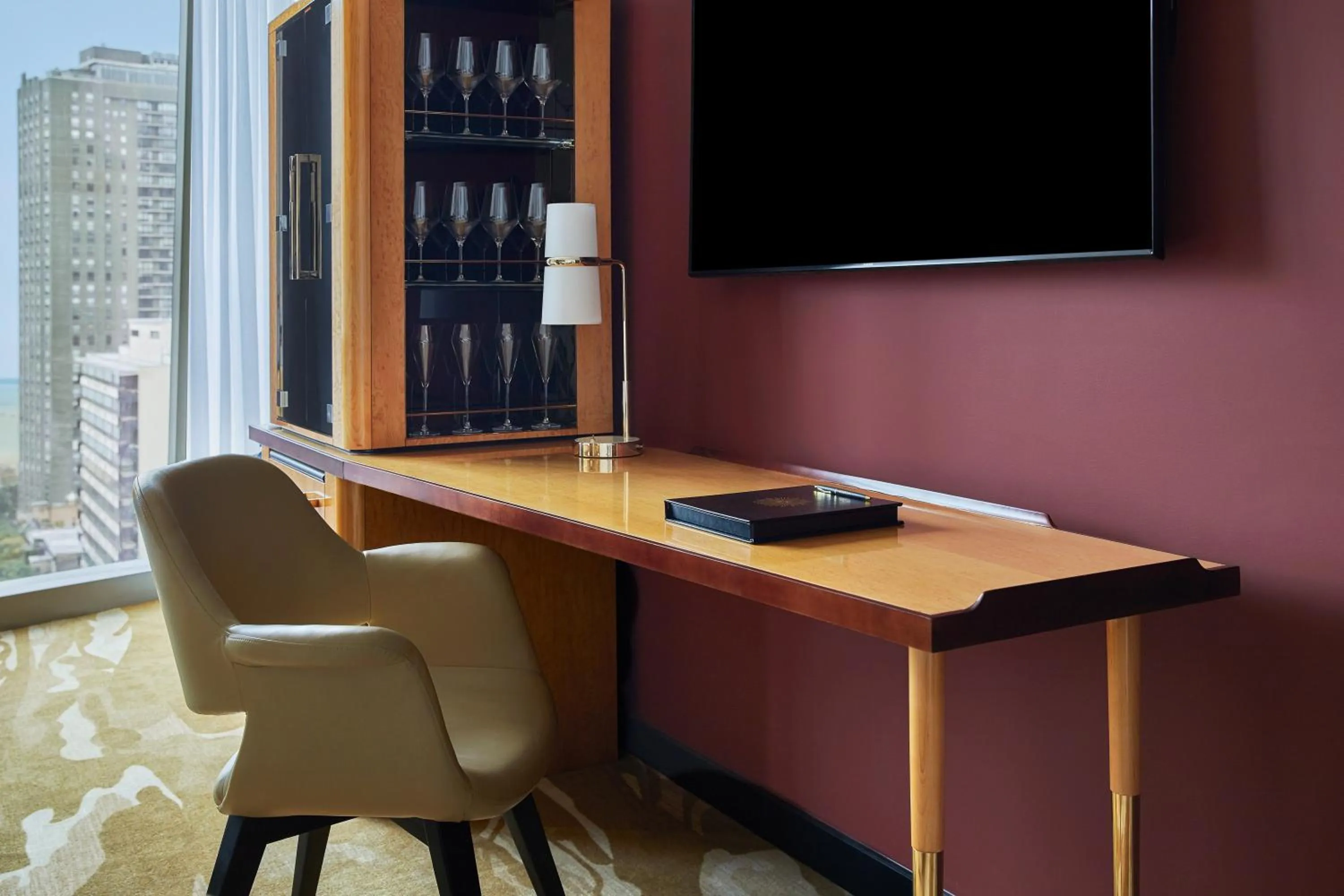 TV and multimedia in Viceroy Chicago