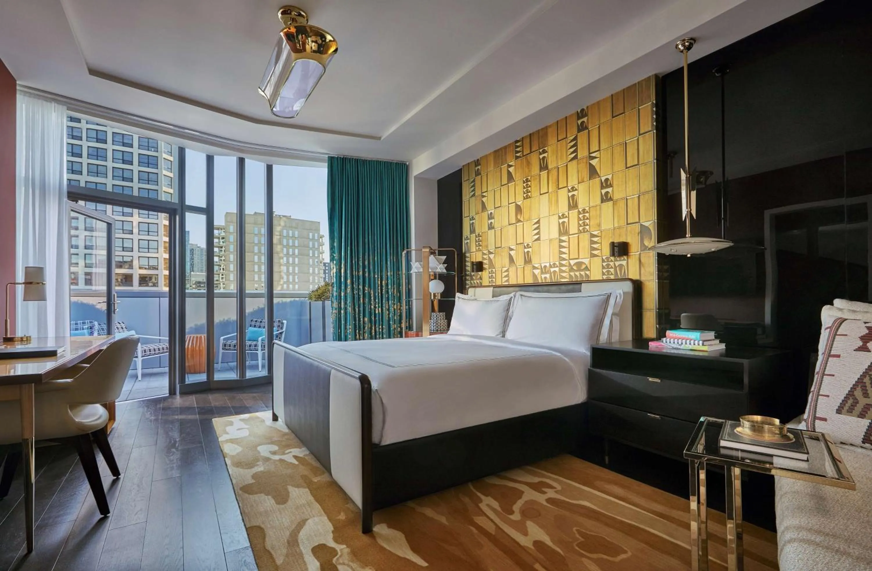 Photo of the whole room, Bed in Viceroy Chicago