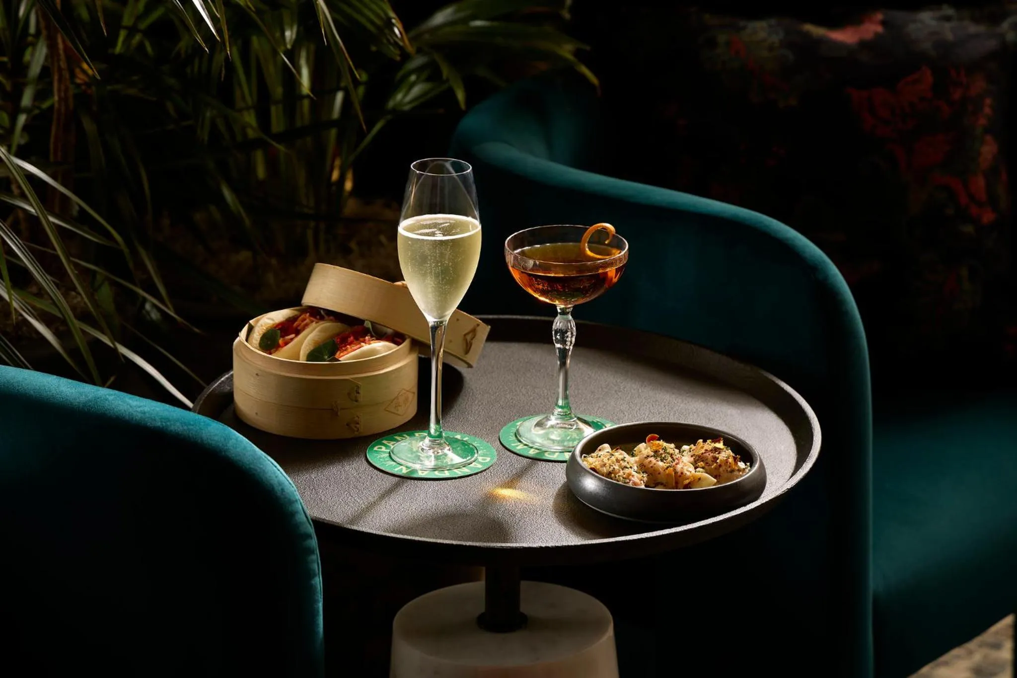 Restaurant/places to eat in Viceroy Chicago