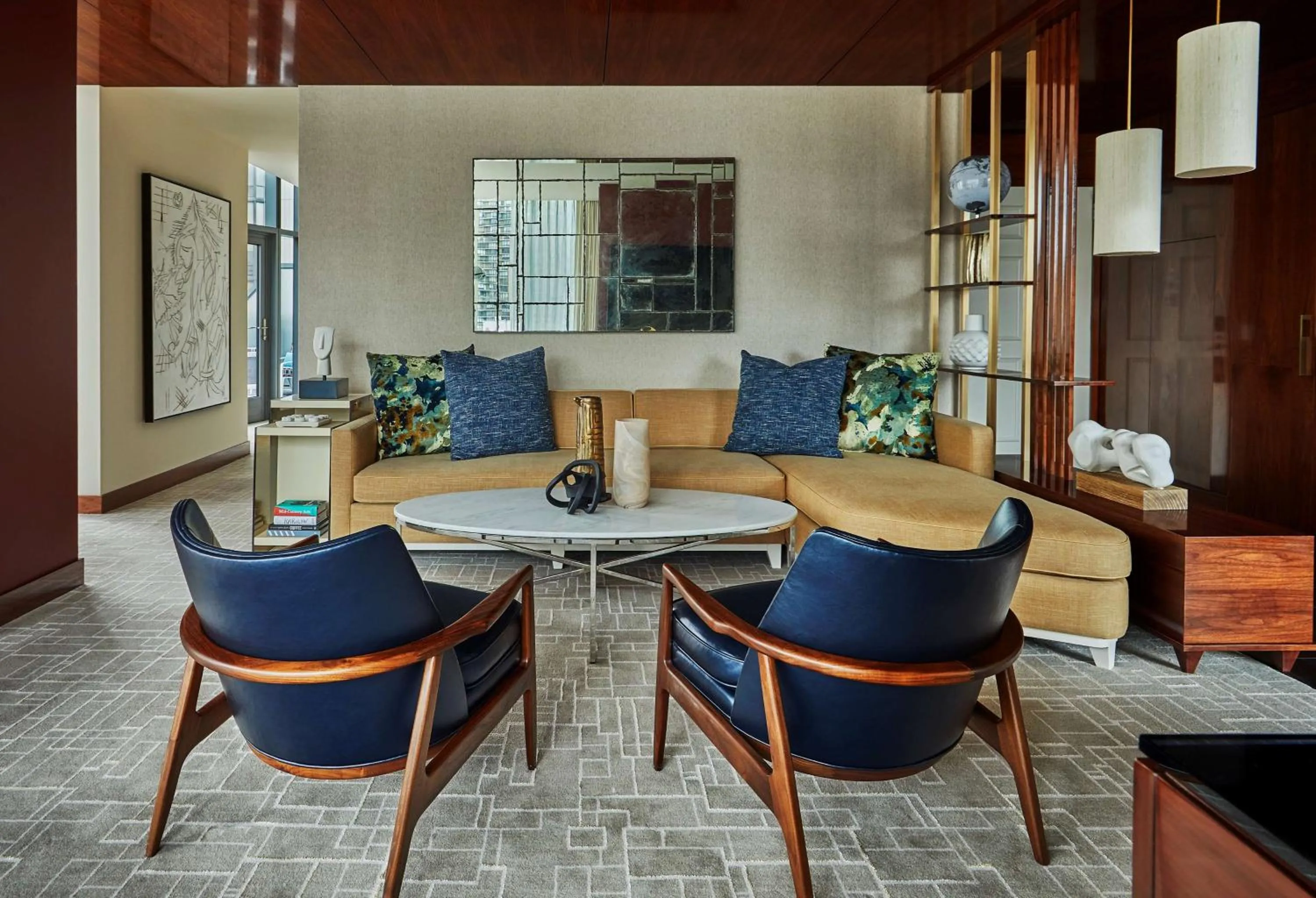 Photo of the whole room in Viceroy Chicago