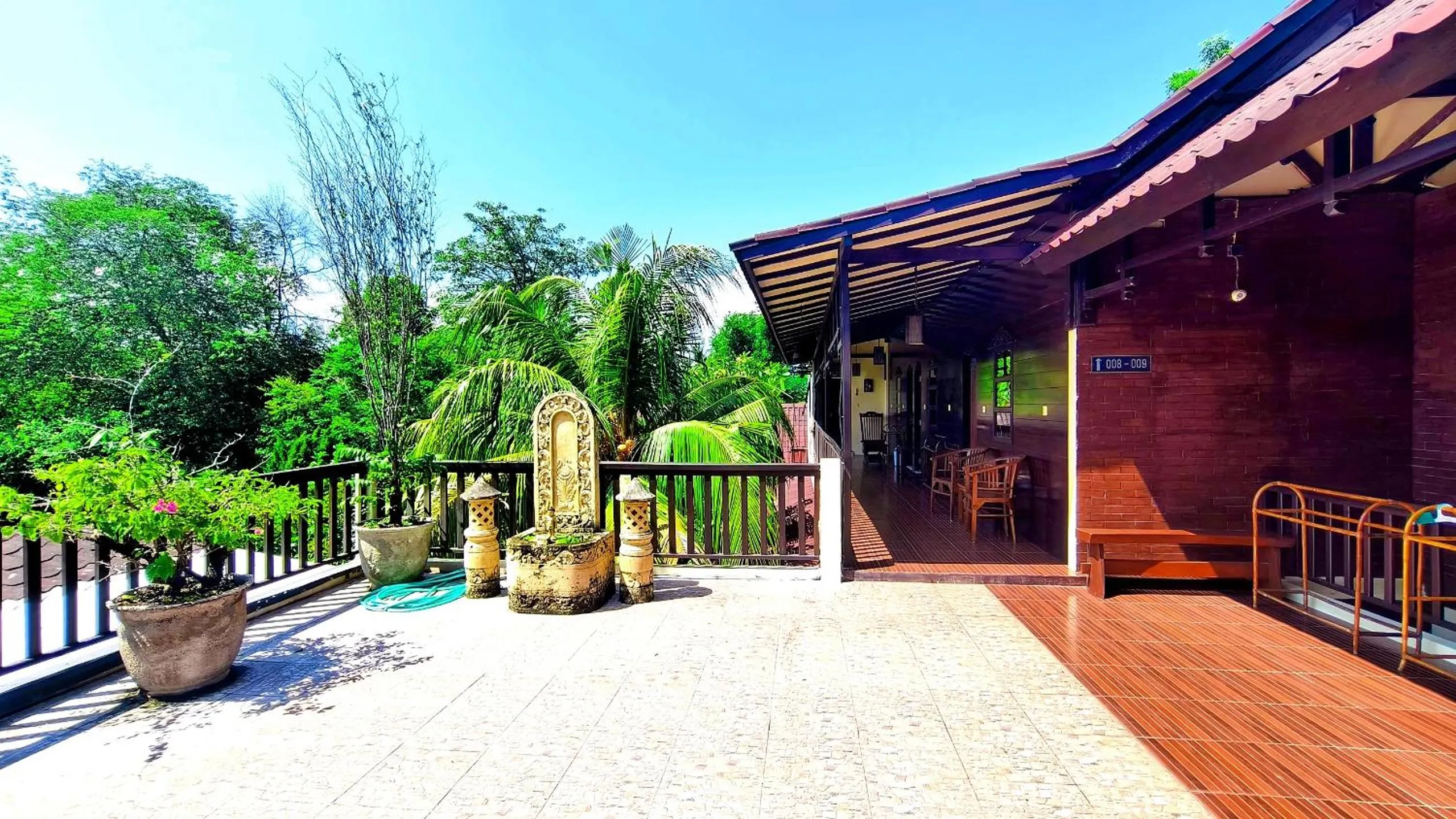 Balcony/Terrace in Gili Buana Hostel & Backpackers Gili Air