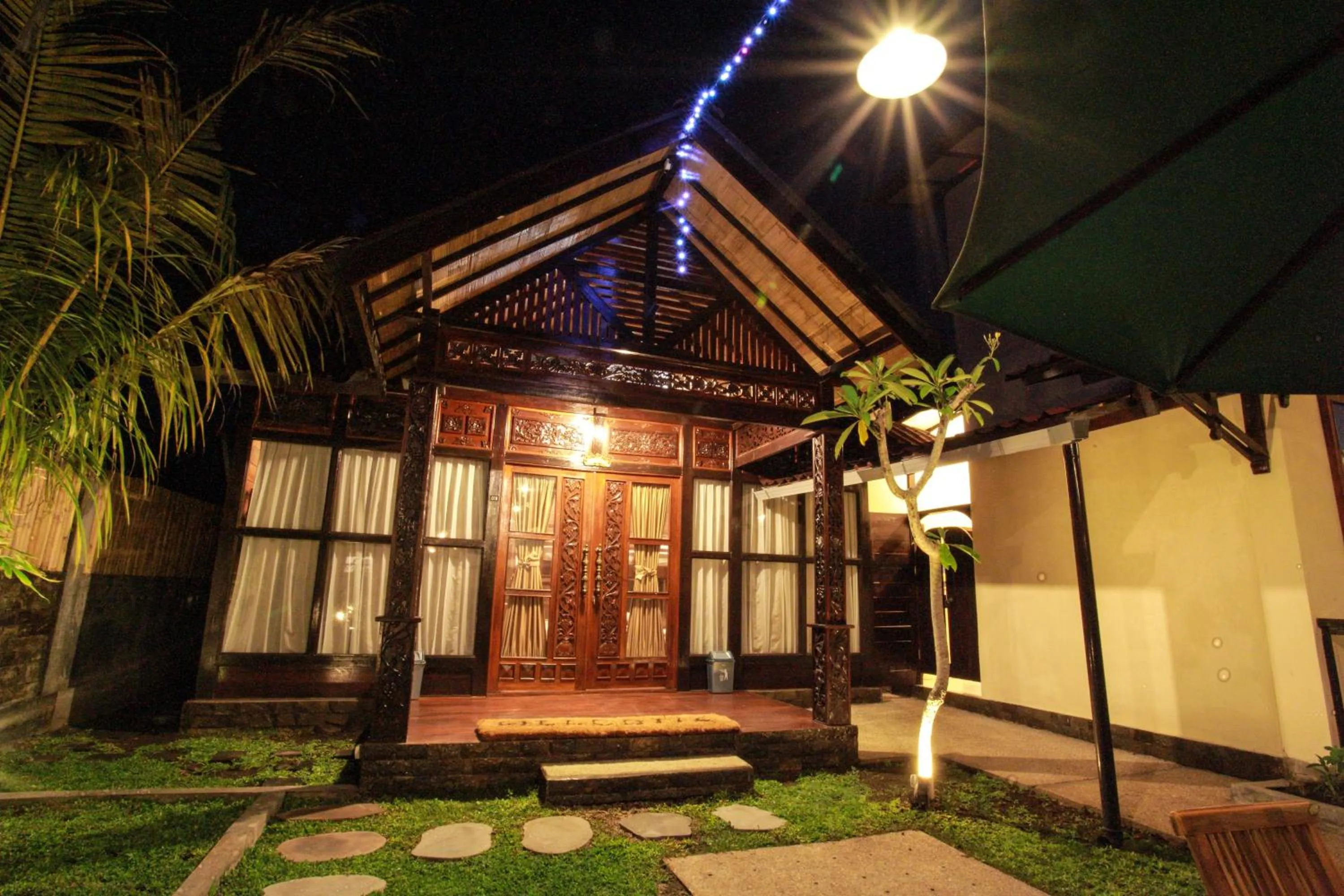 Property building in Gili Buana Hostel & Backpackers Gili Air