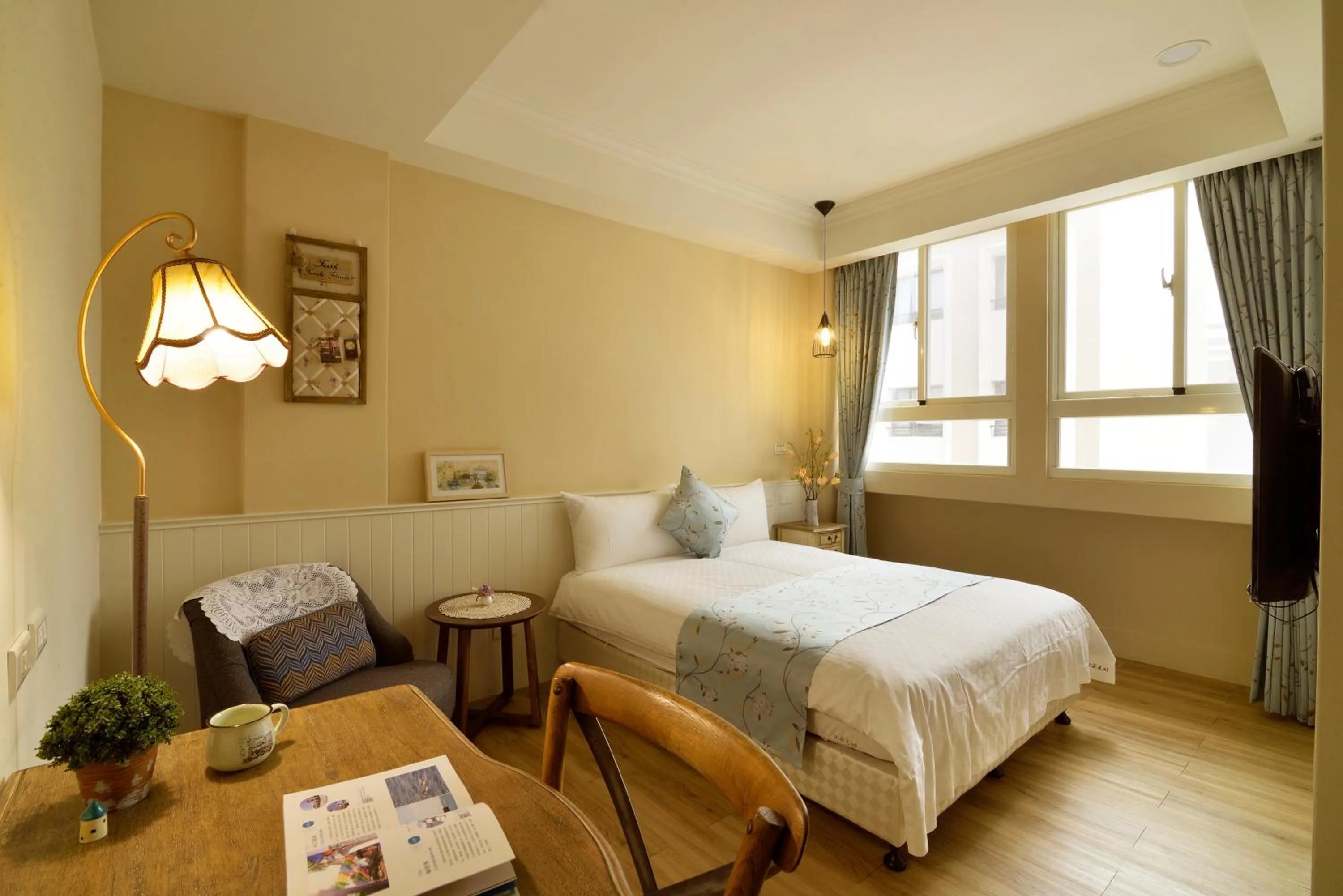 TV and multimedia, Bed in Good day