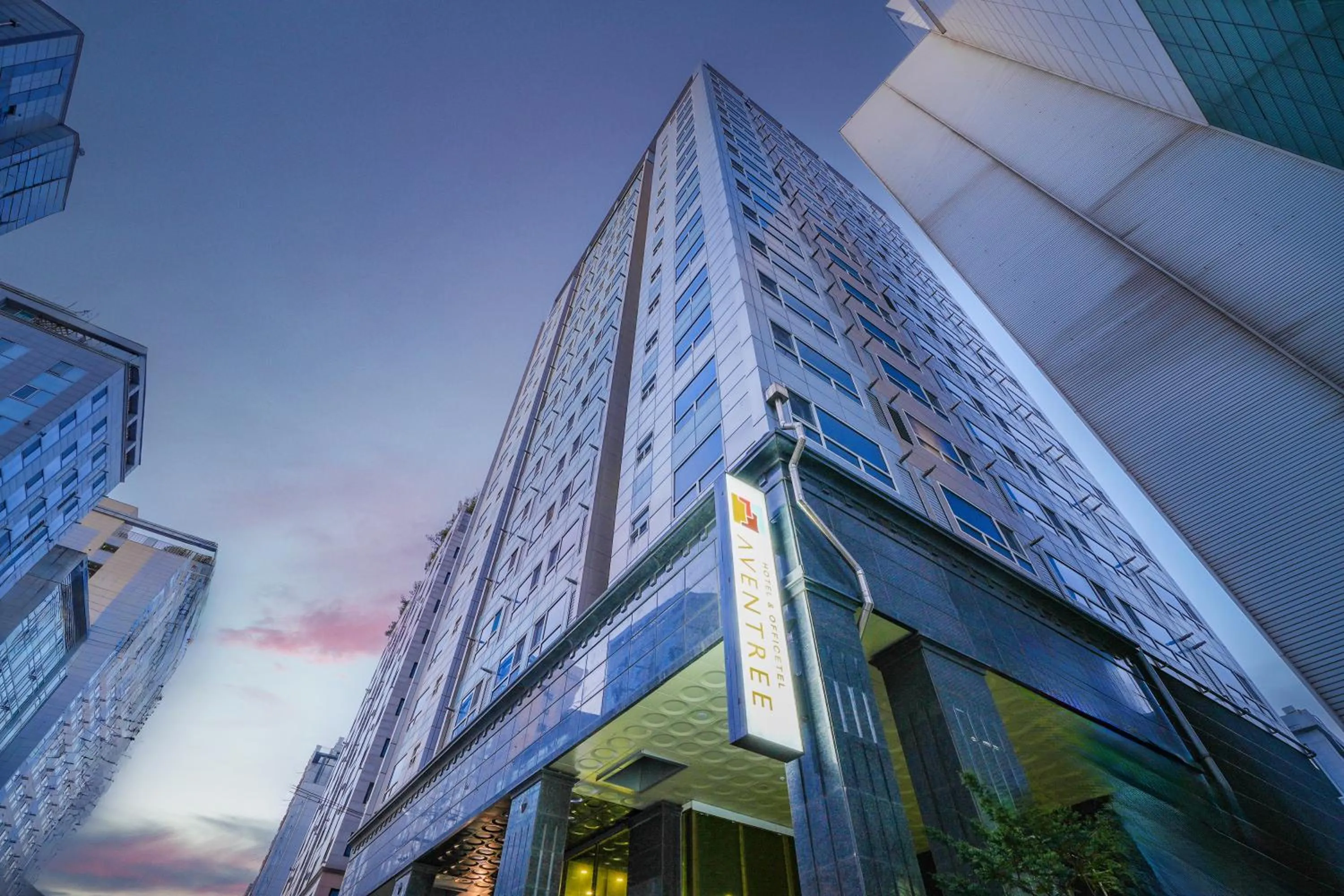 Property building in Hotel Aventree Yeouido