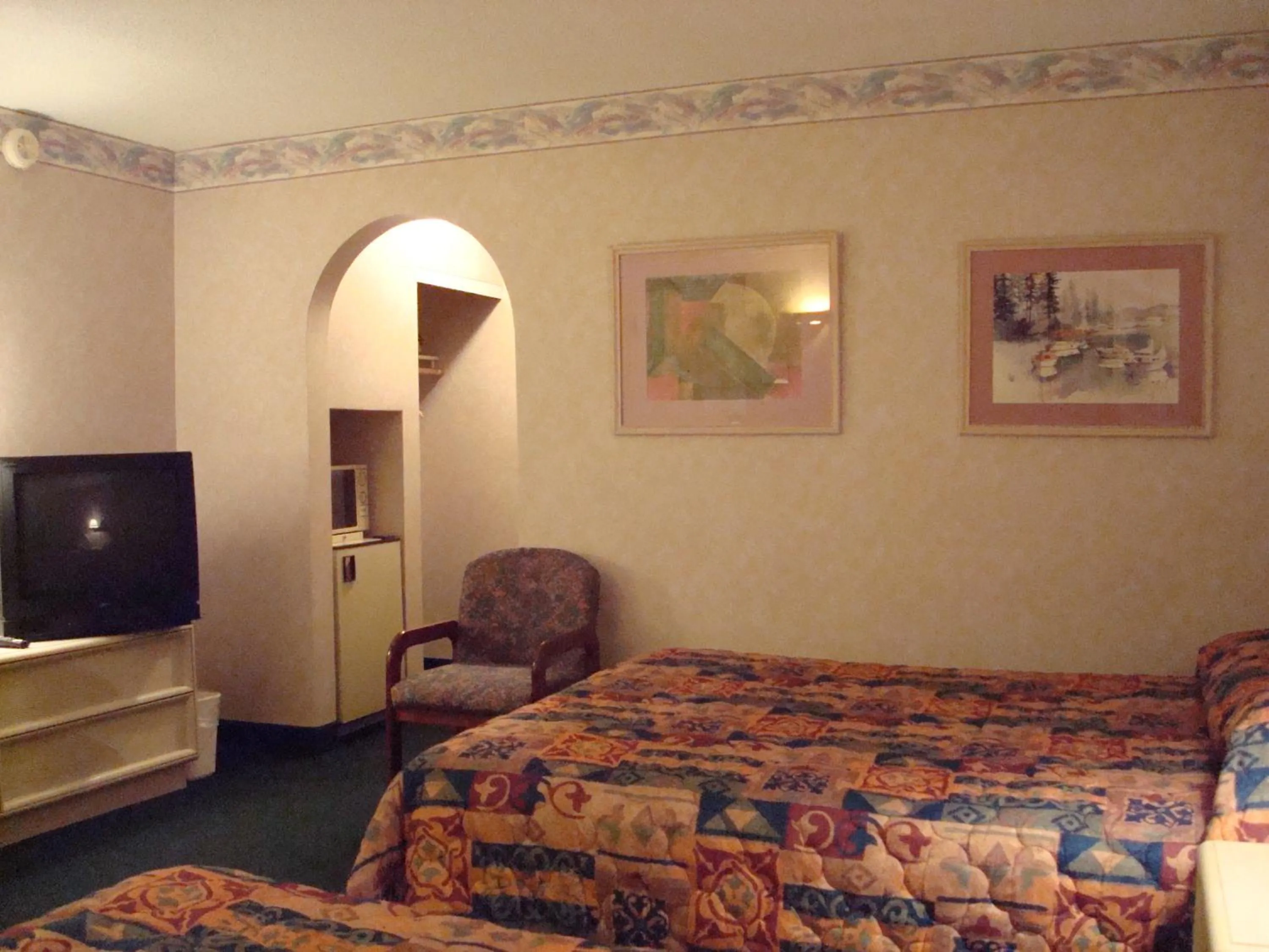 Bed in O'Hare Inn & Suites