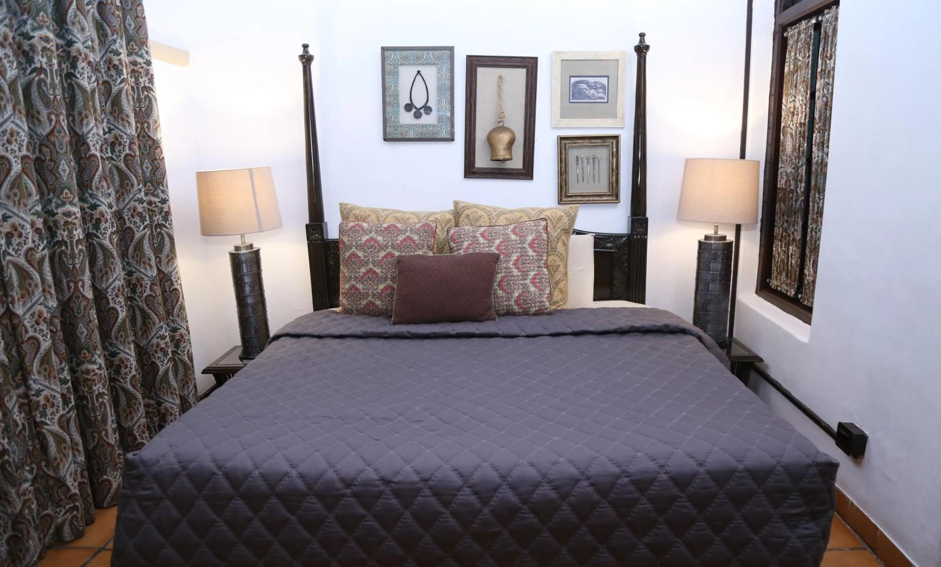 Bedroom, Bed in Raghu Vilas