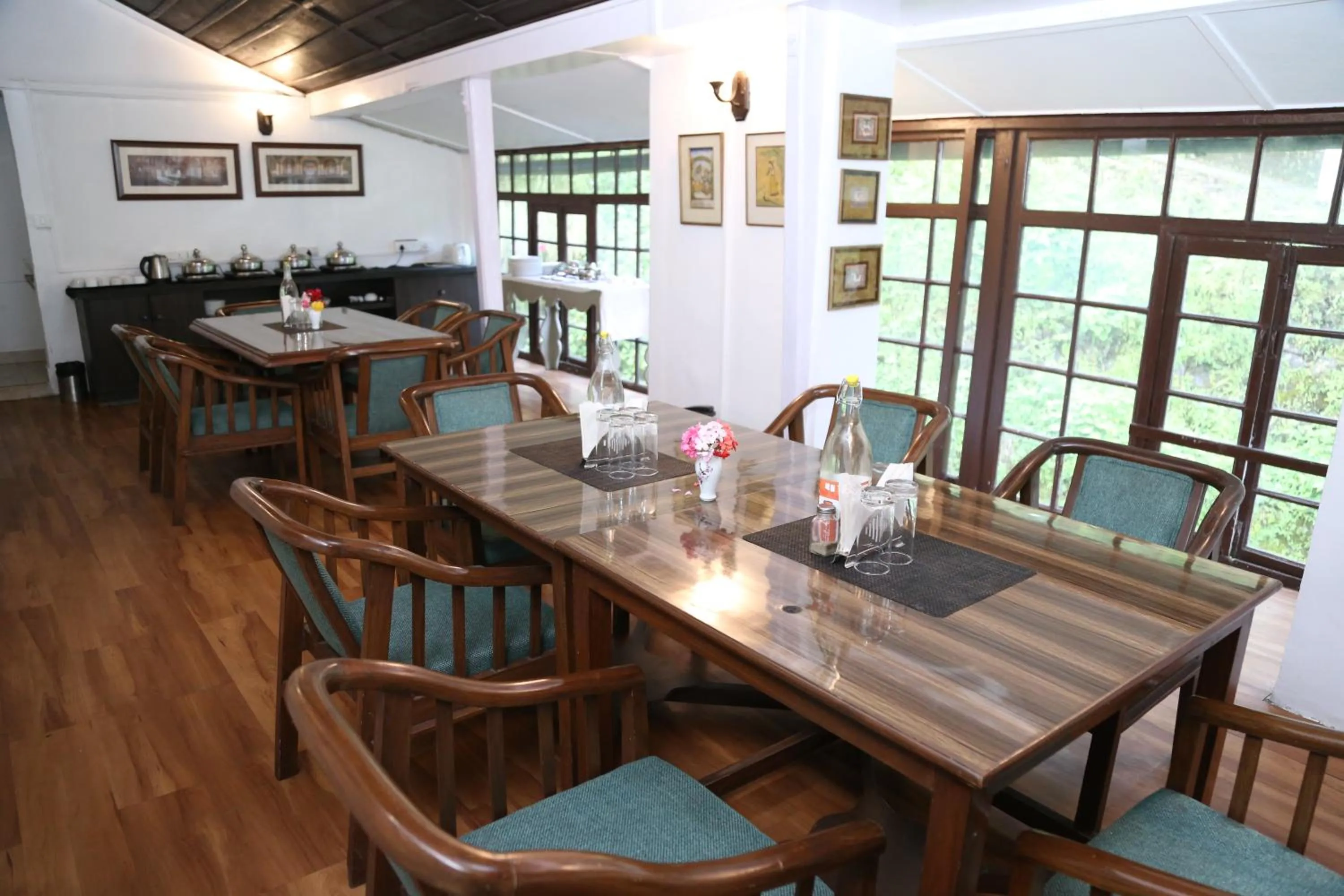 Restaurant/places to eat in Raghu Vilas