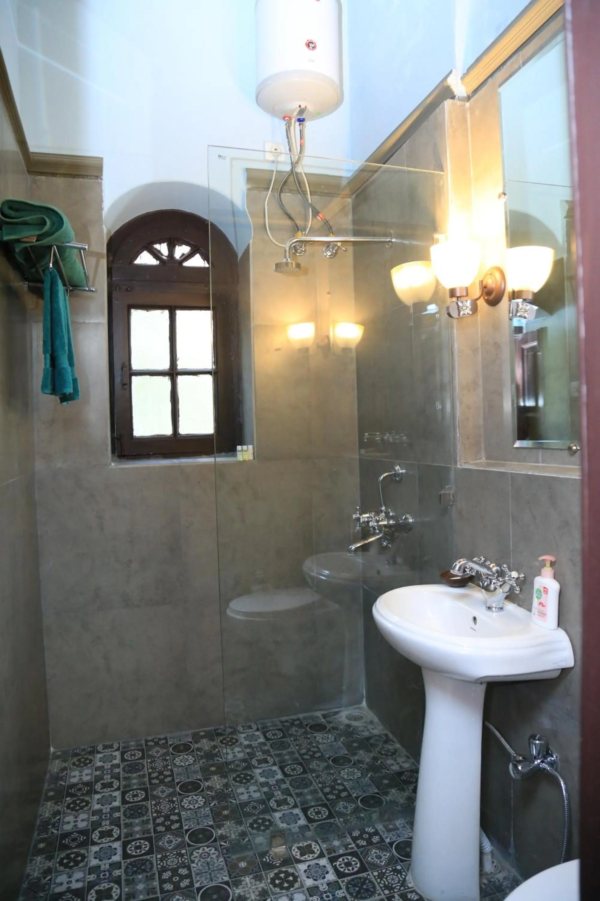 Bathroom in Raghu Vilas