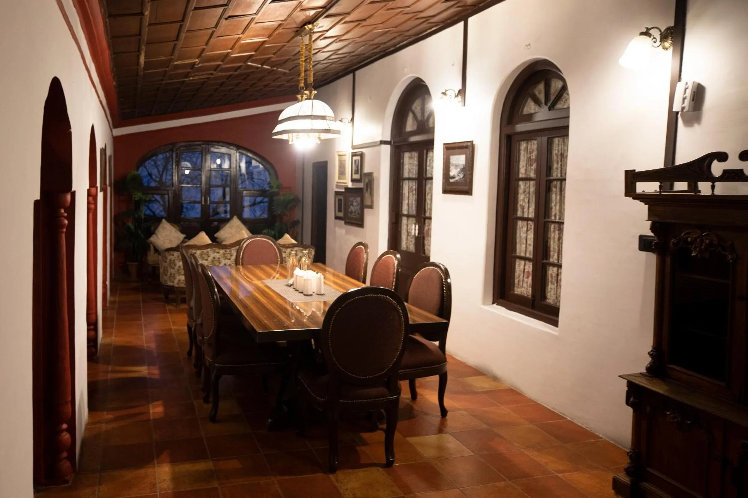 Dining area in Raghu Vilas
