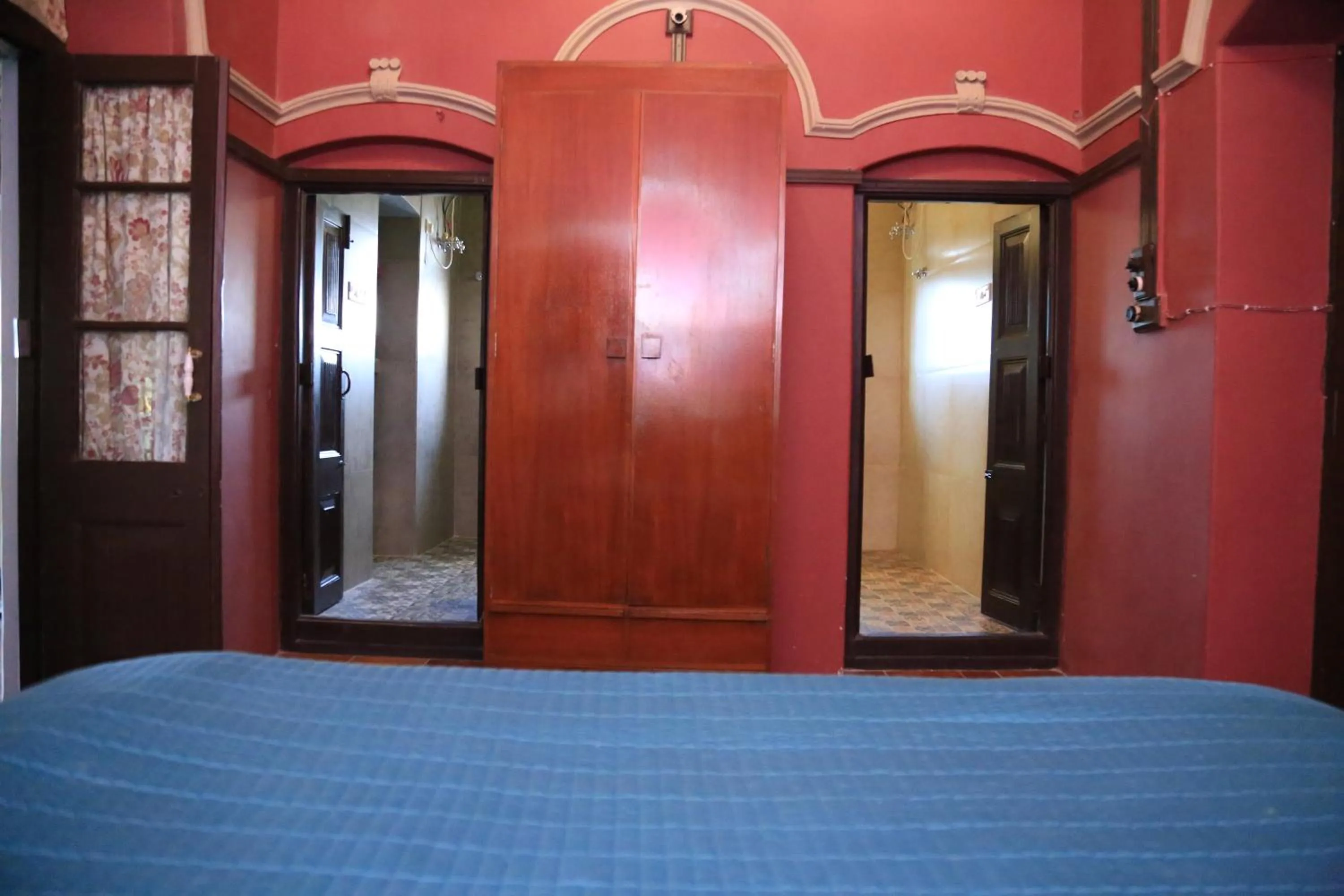 Bathroom, Bed in Raghu Vilas