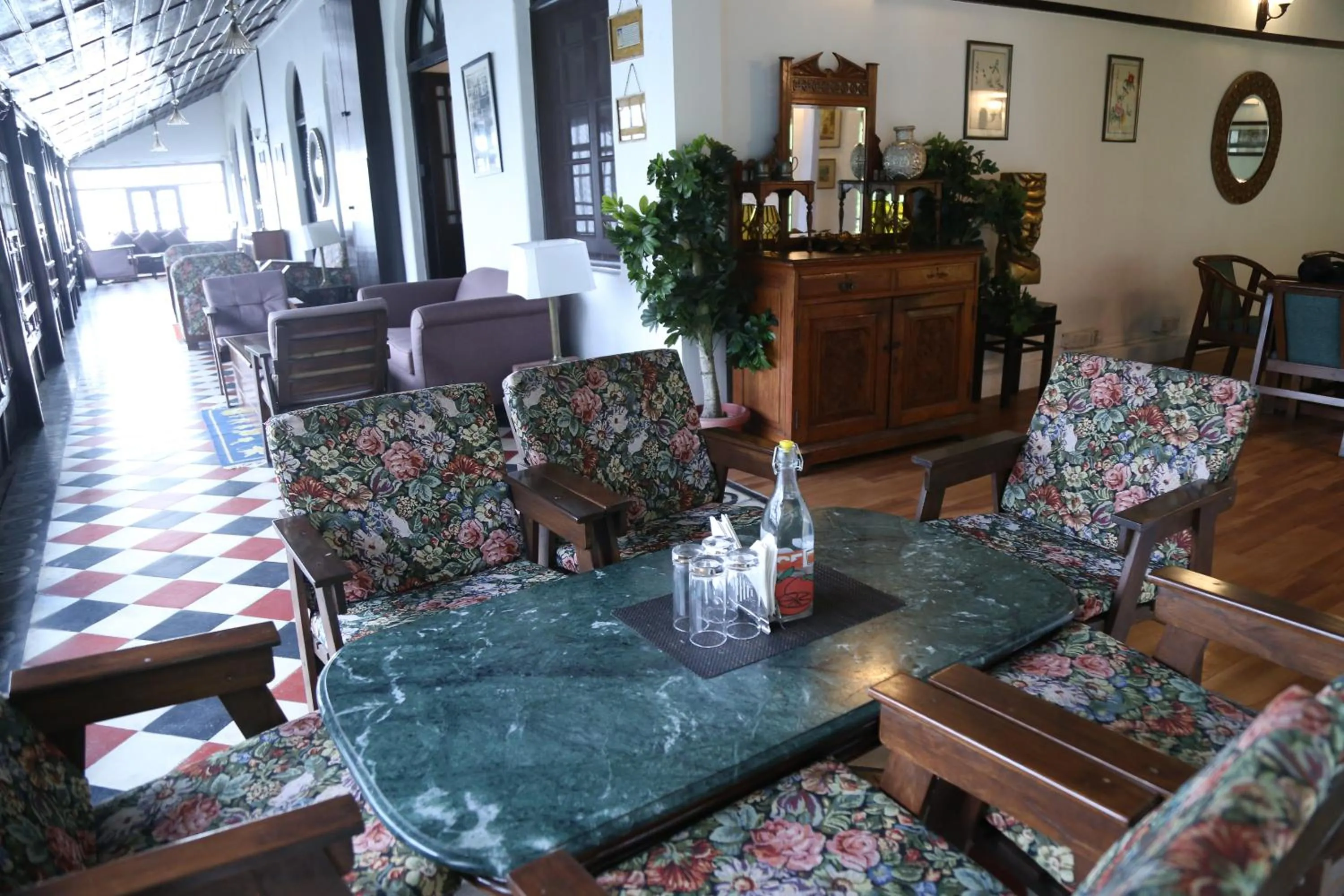 Restaurant/places to eat in Raghu Vilas