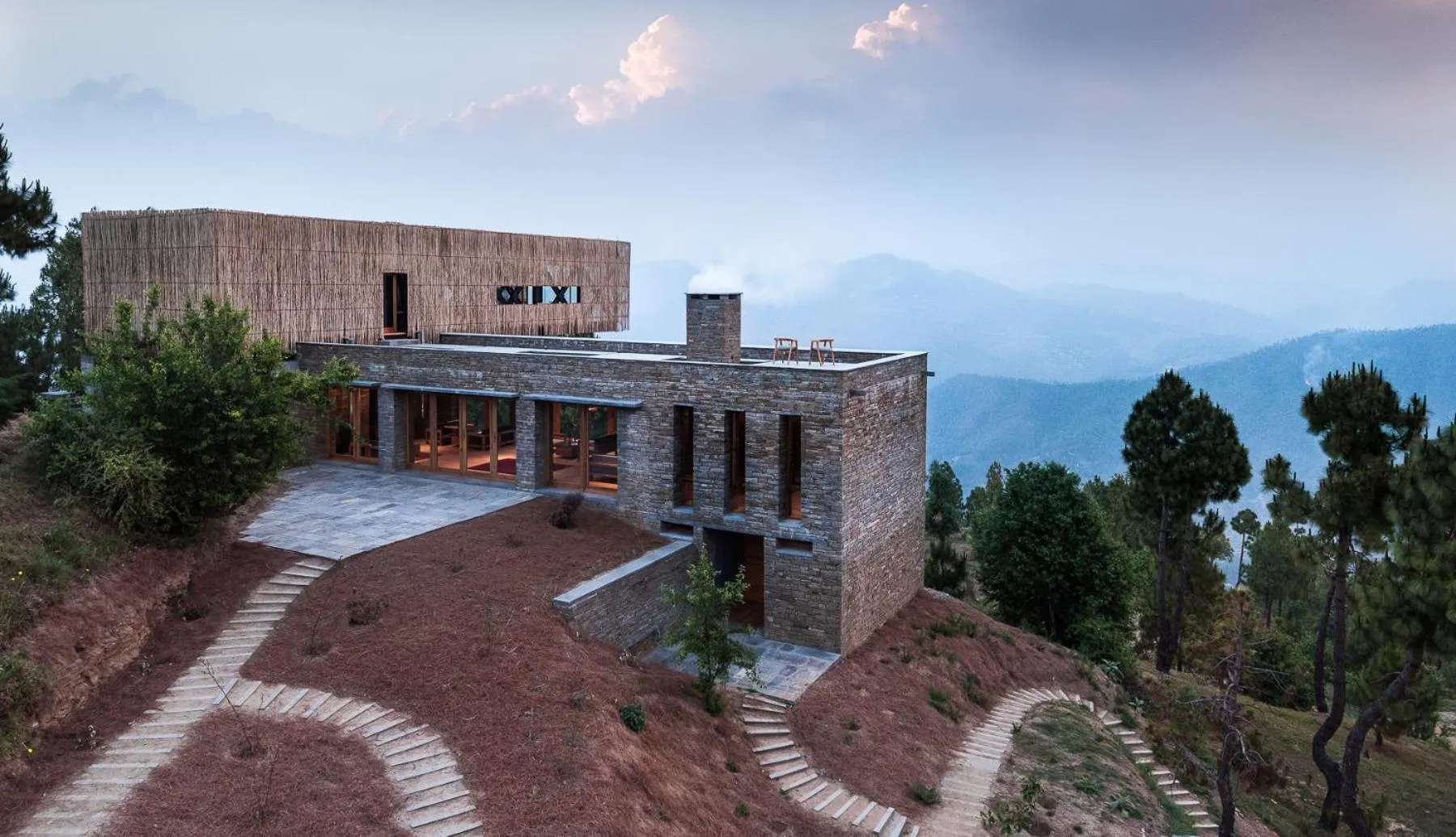 Facade/entrance in The Kumaon