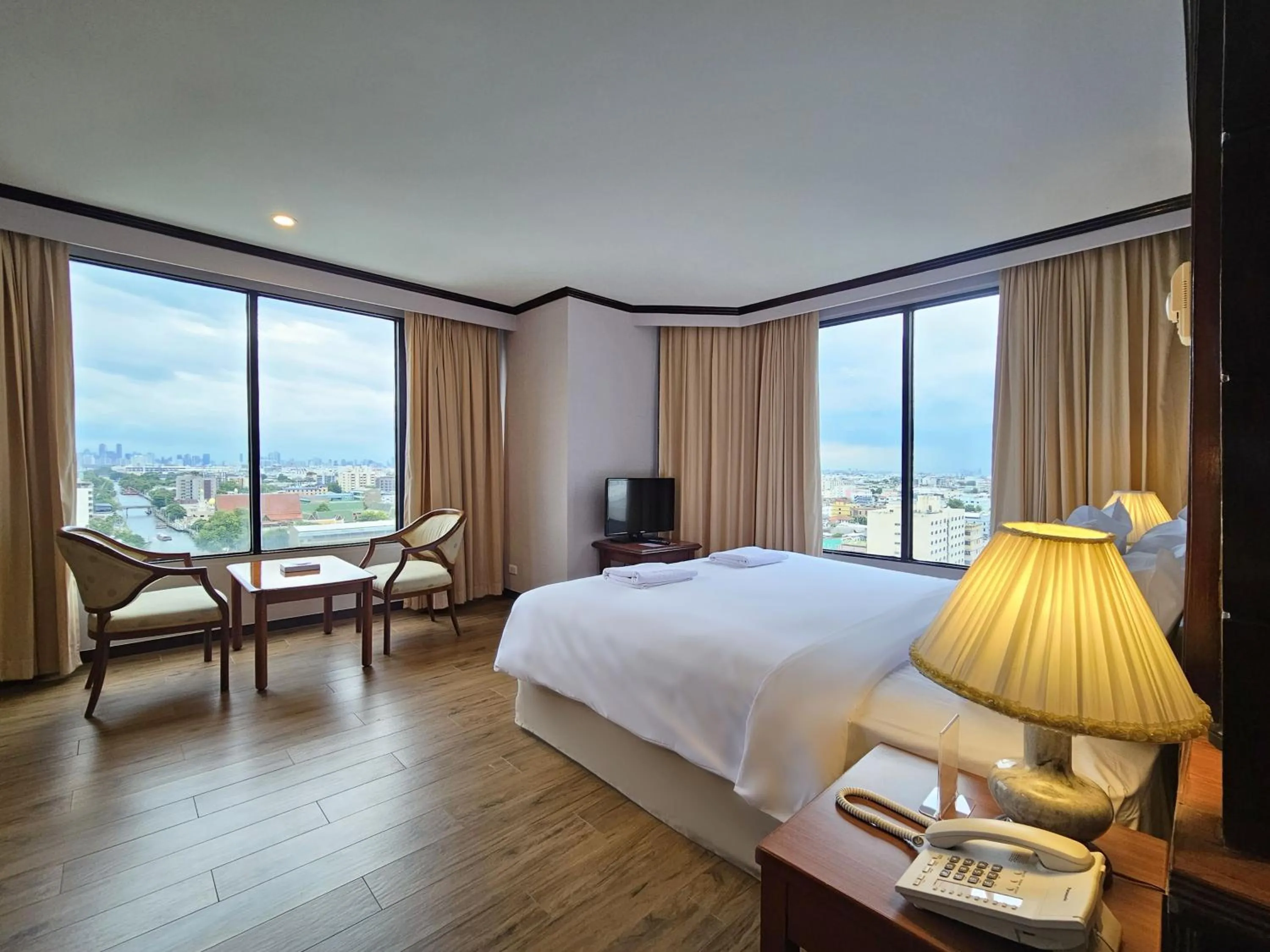 Bed in Alexander Hotel