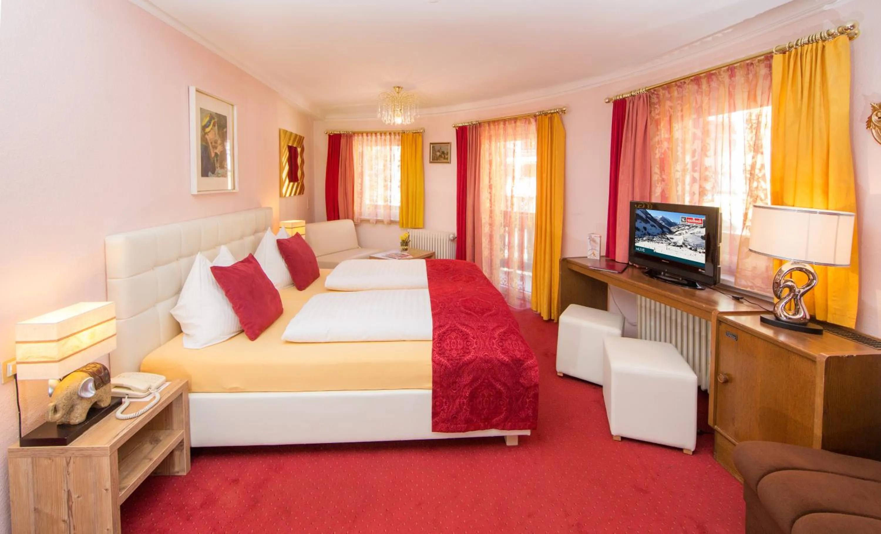 Photo of the whole room, Bed in Berger's Sporthotel