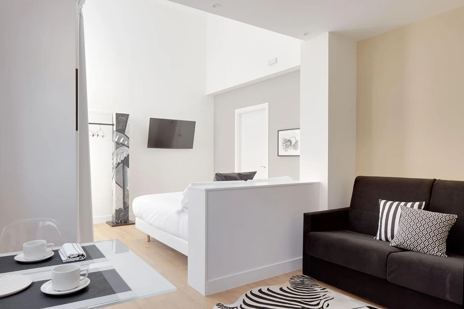 Dining area, Bed in Hotel Flysch