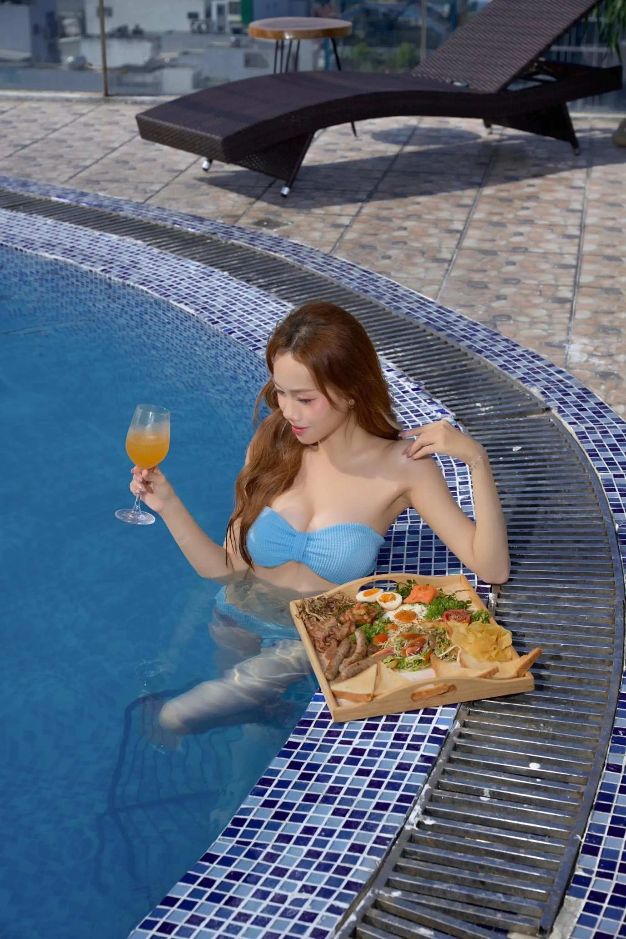 Swimming pool in Merry Land Hotel Da Nang