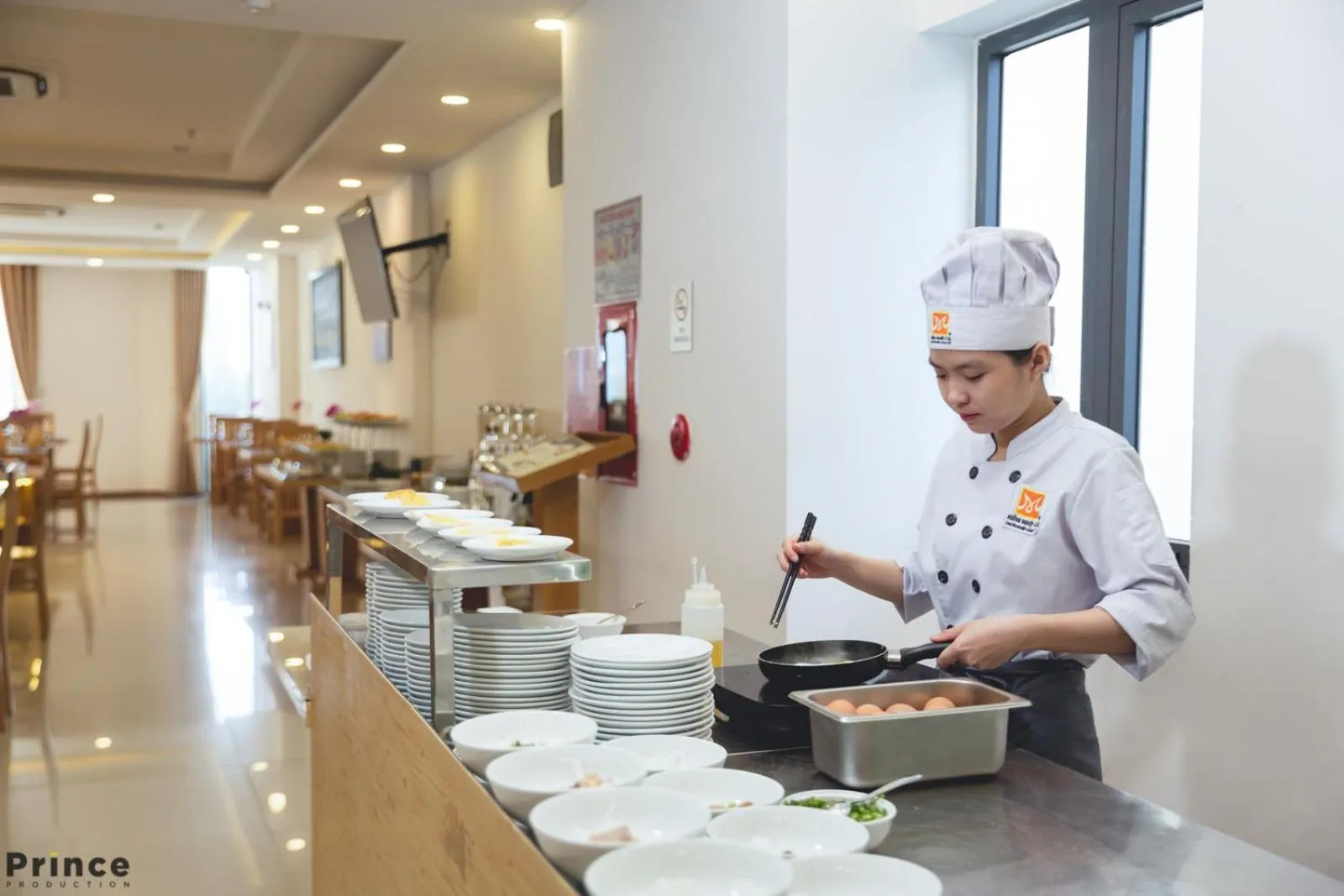 Communal kitchen in Merry Land Hotel Da Nang