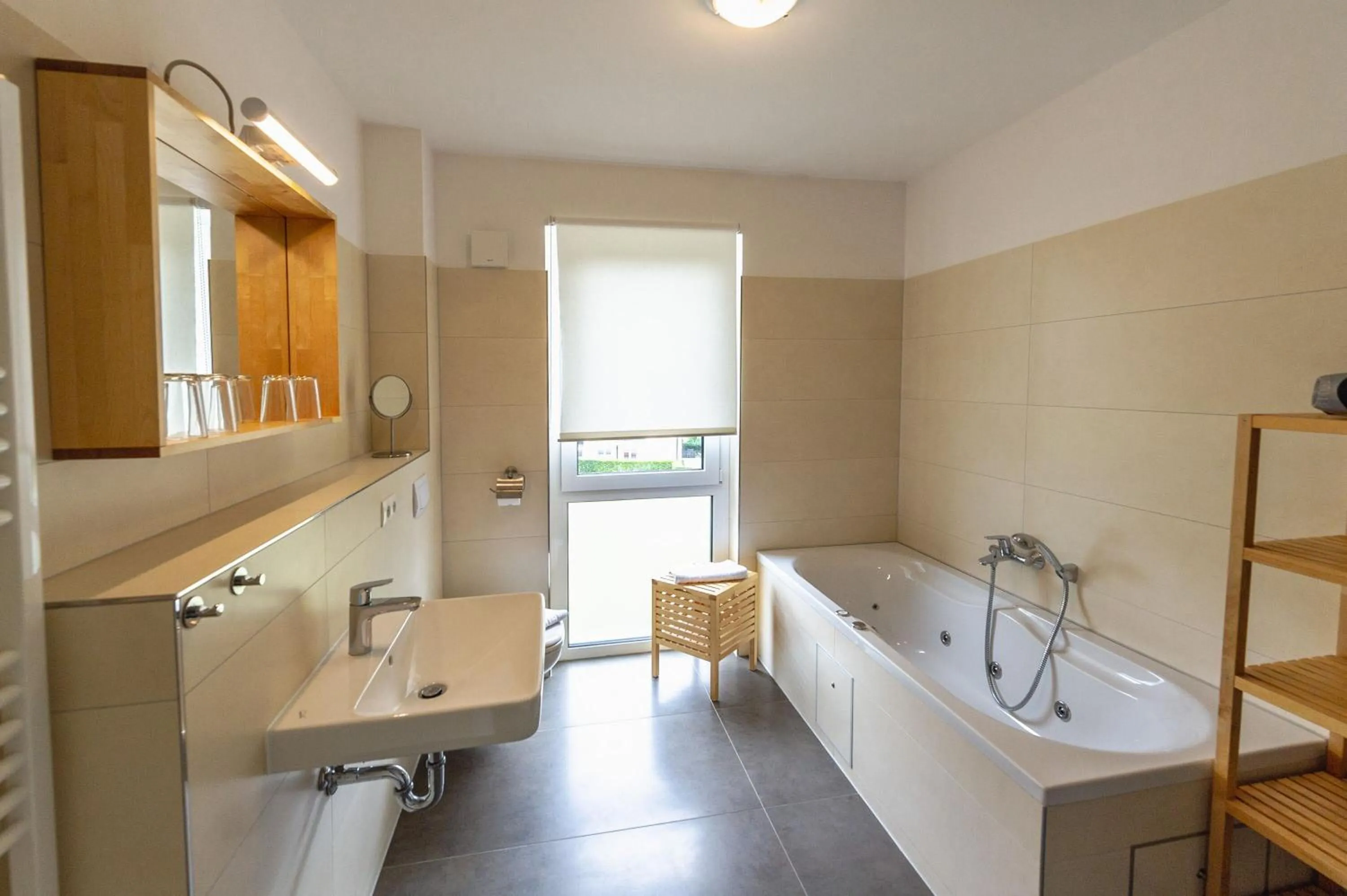 Bathroom in Haus Jasmund in Sellin - WG02 mit Kamin, Sauna, Whirlwanne, Terrasse