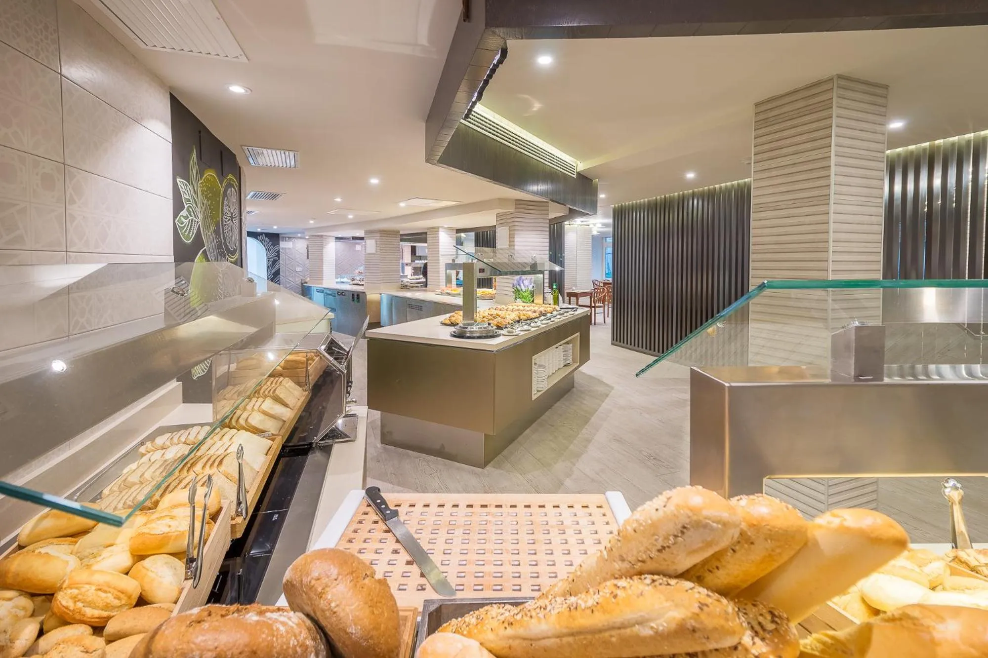 Restaurant/places to eat in Hotel LIVVO Koala Garden