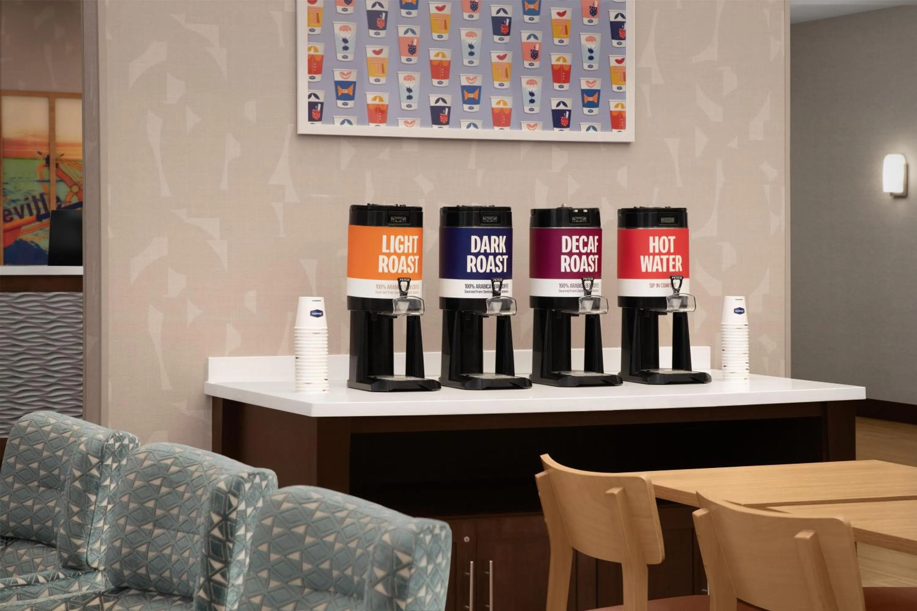 Dining area in Hampton Inn and Suites Fayetteville, NC