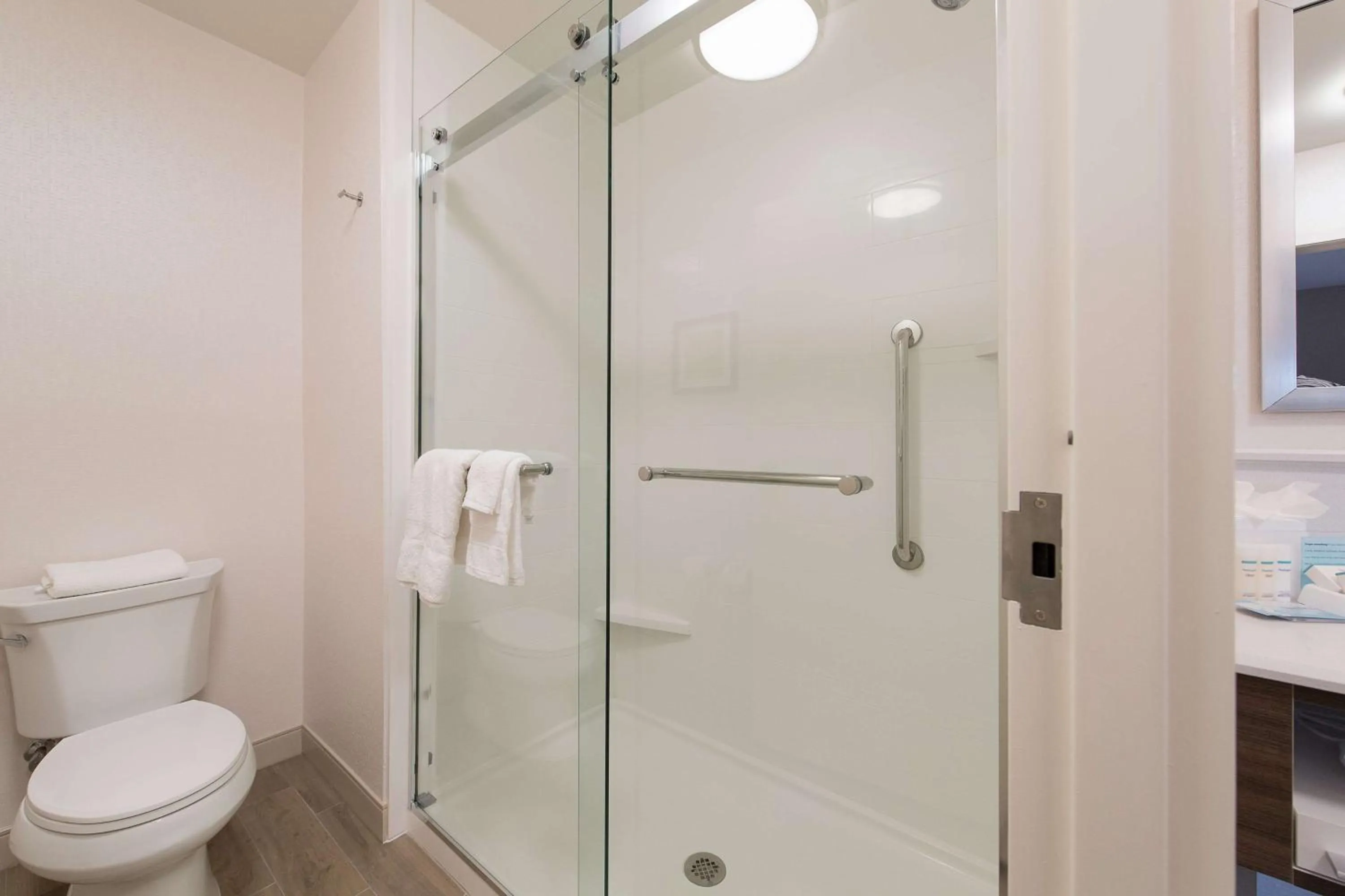 Photo of the whole room in Hampton Inn and Suites Fayetteville, NC