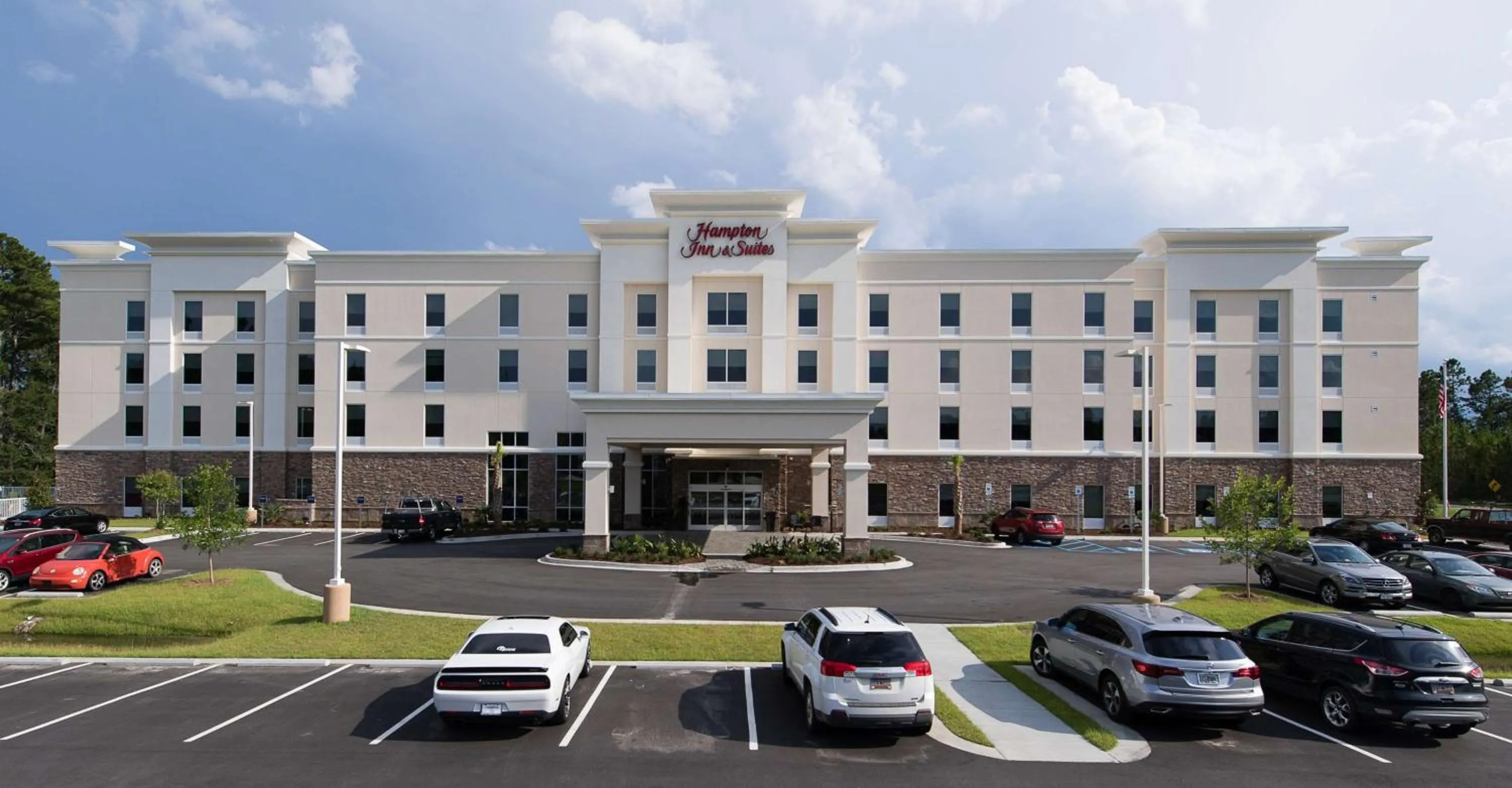 Property building in Hampton Inn and Suites Fayetteville, NC