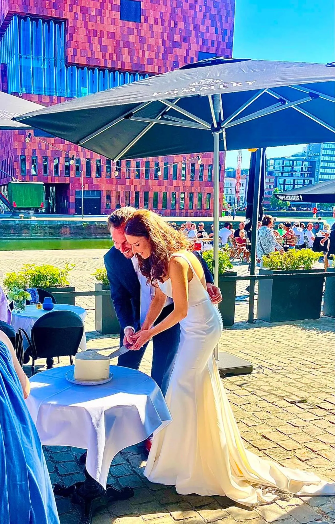 Restaurant/places to eat in U Eat & Sleep Antwerp