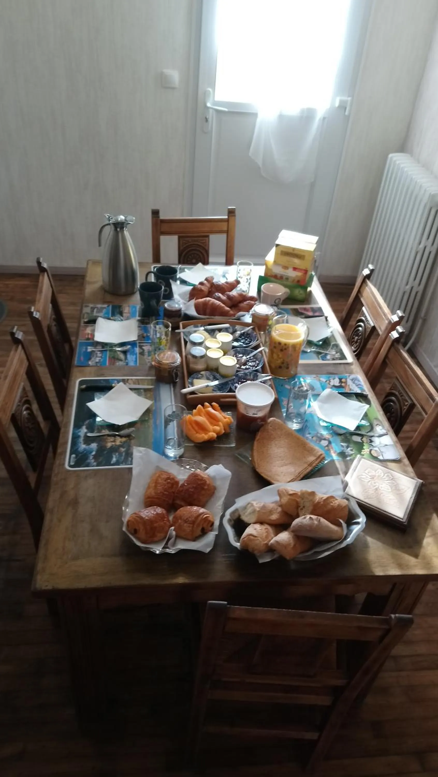 Continental breakfast in Ty Beg ar Grapenn