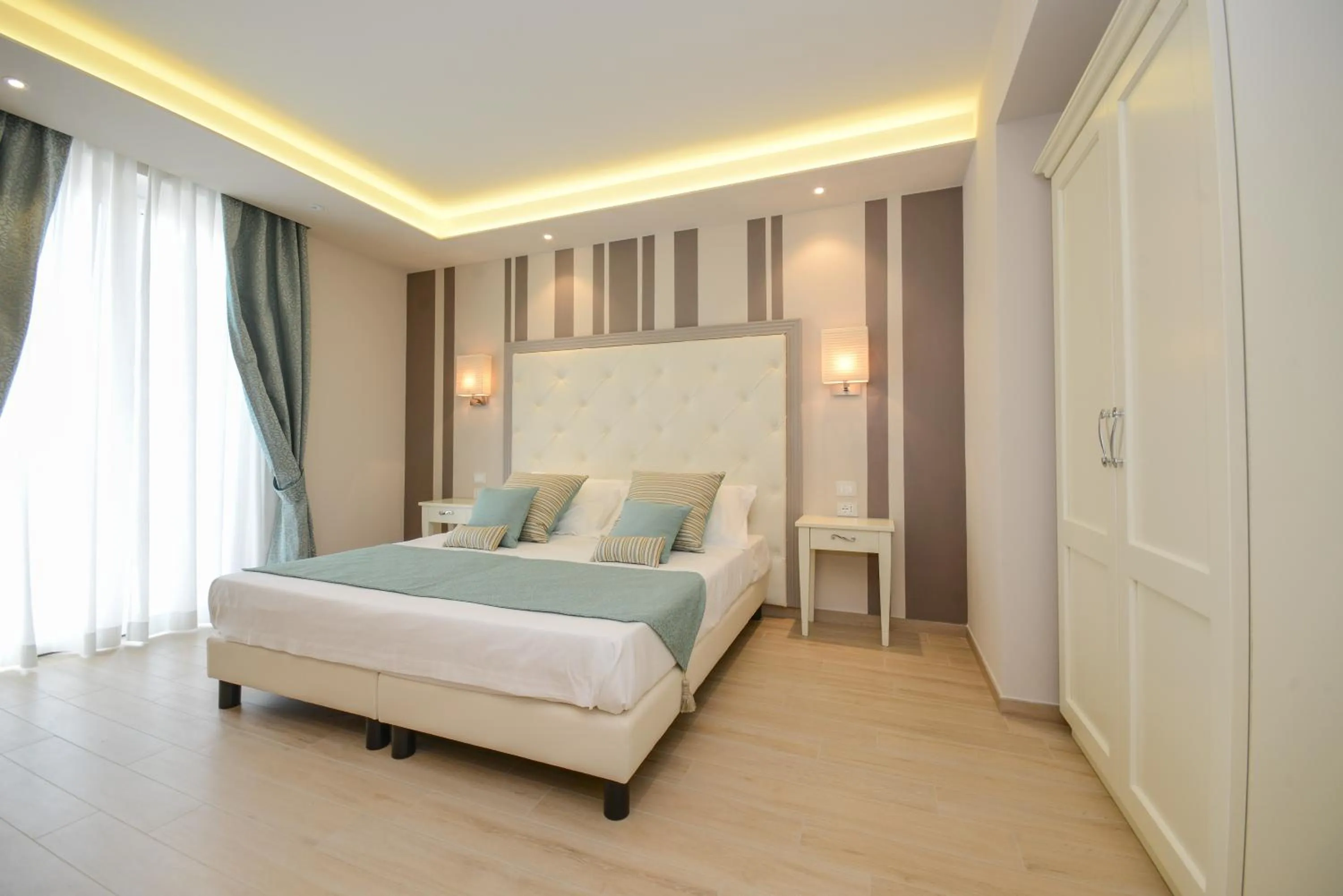 Balcony/Terrace, Bed in Hotel Villa Garuti