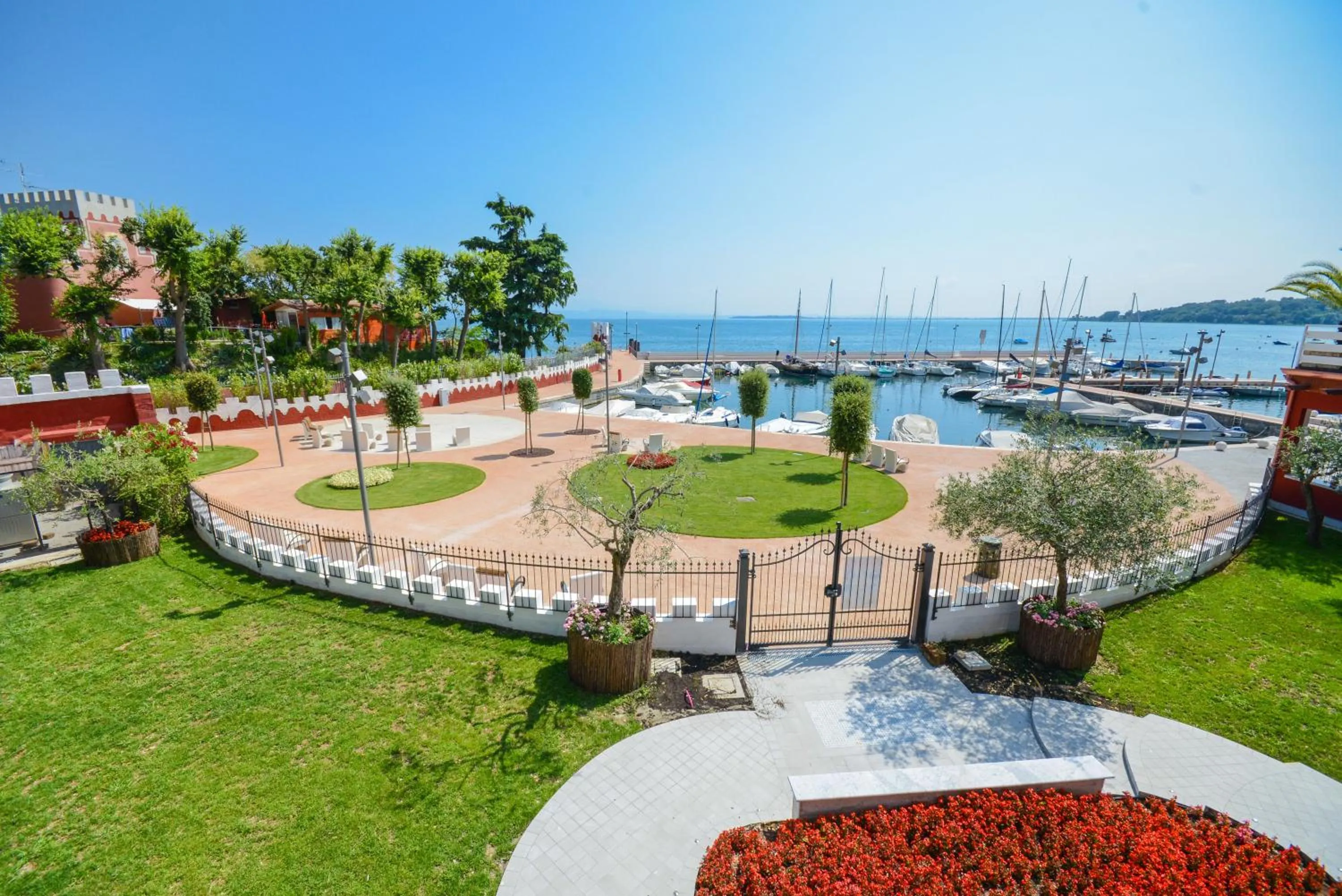 Lake view in Hotel Villa Garuti