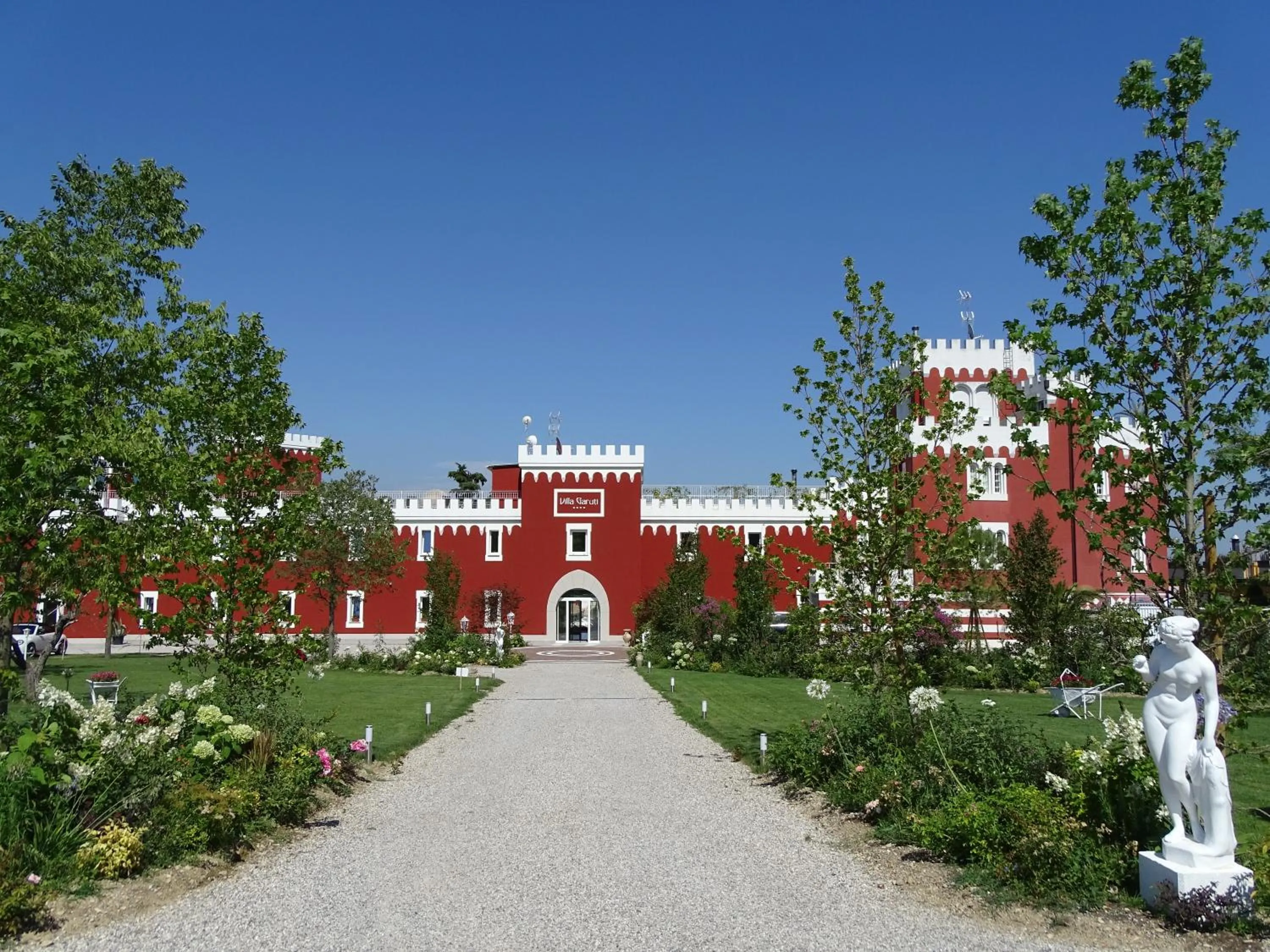 Property building in Hotel Villa Garuti