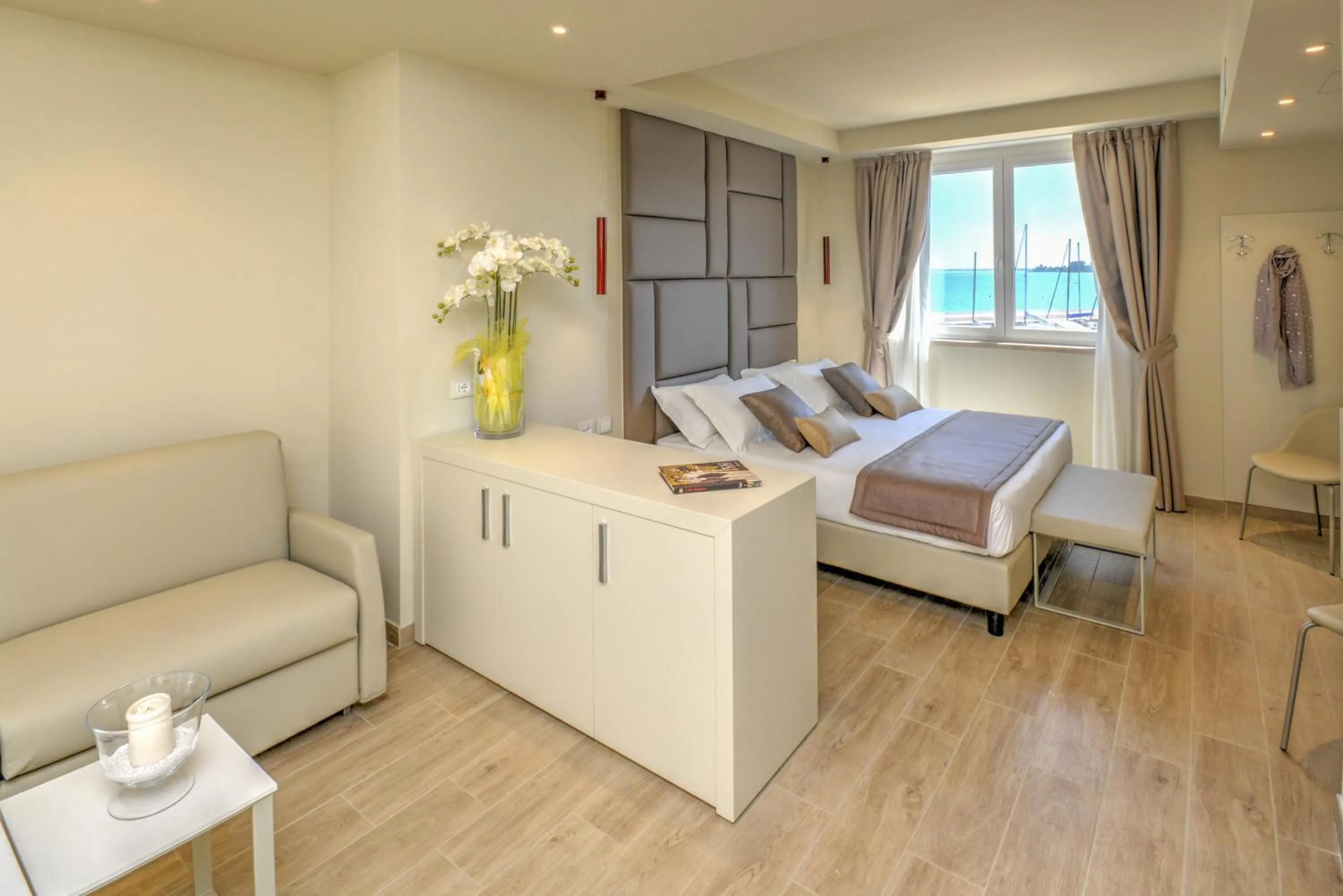 Bedroom, Bed in Hotel Villa Garuti