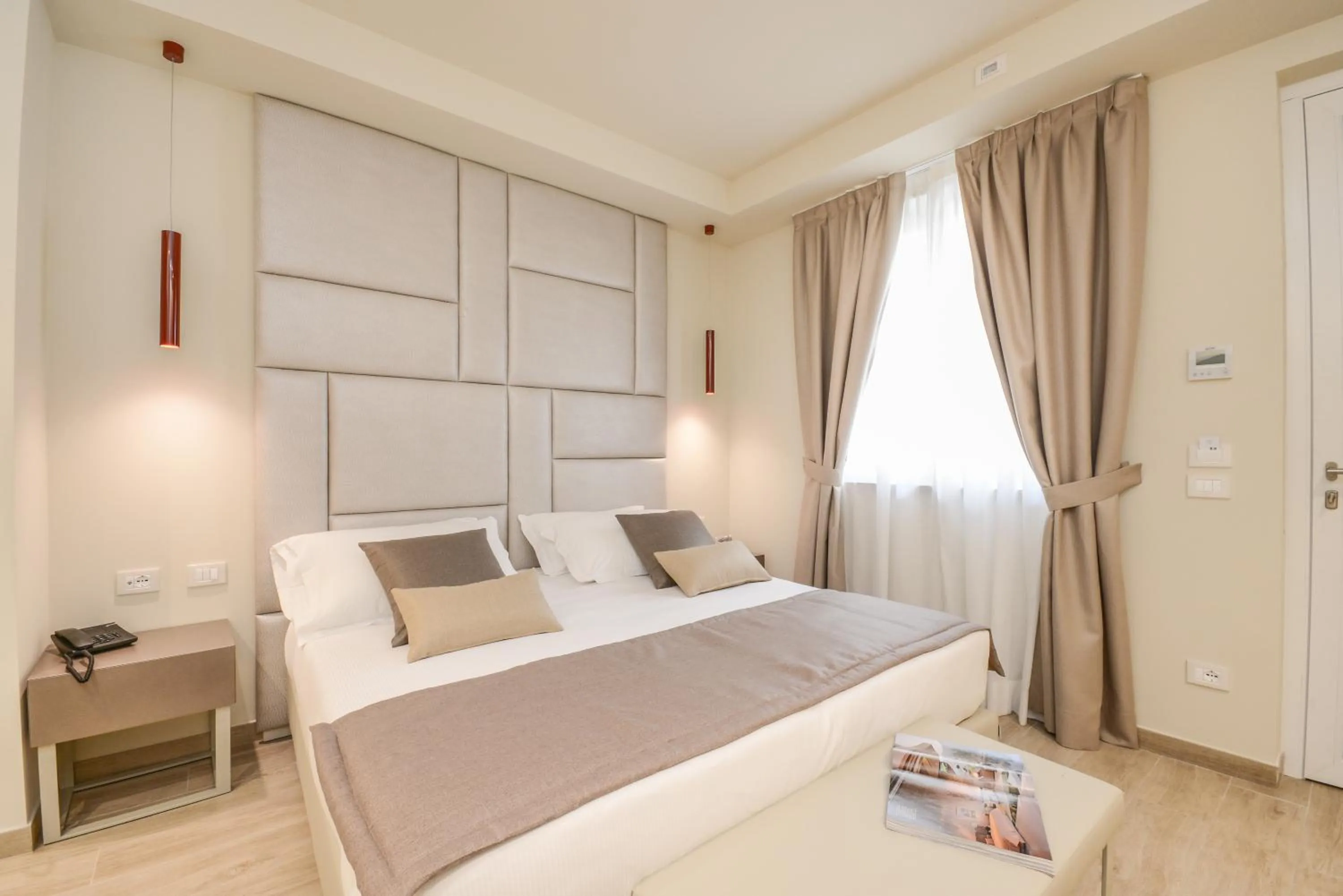 Bedroom, Bed in Hotel Villa Garuti