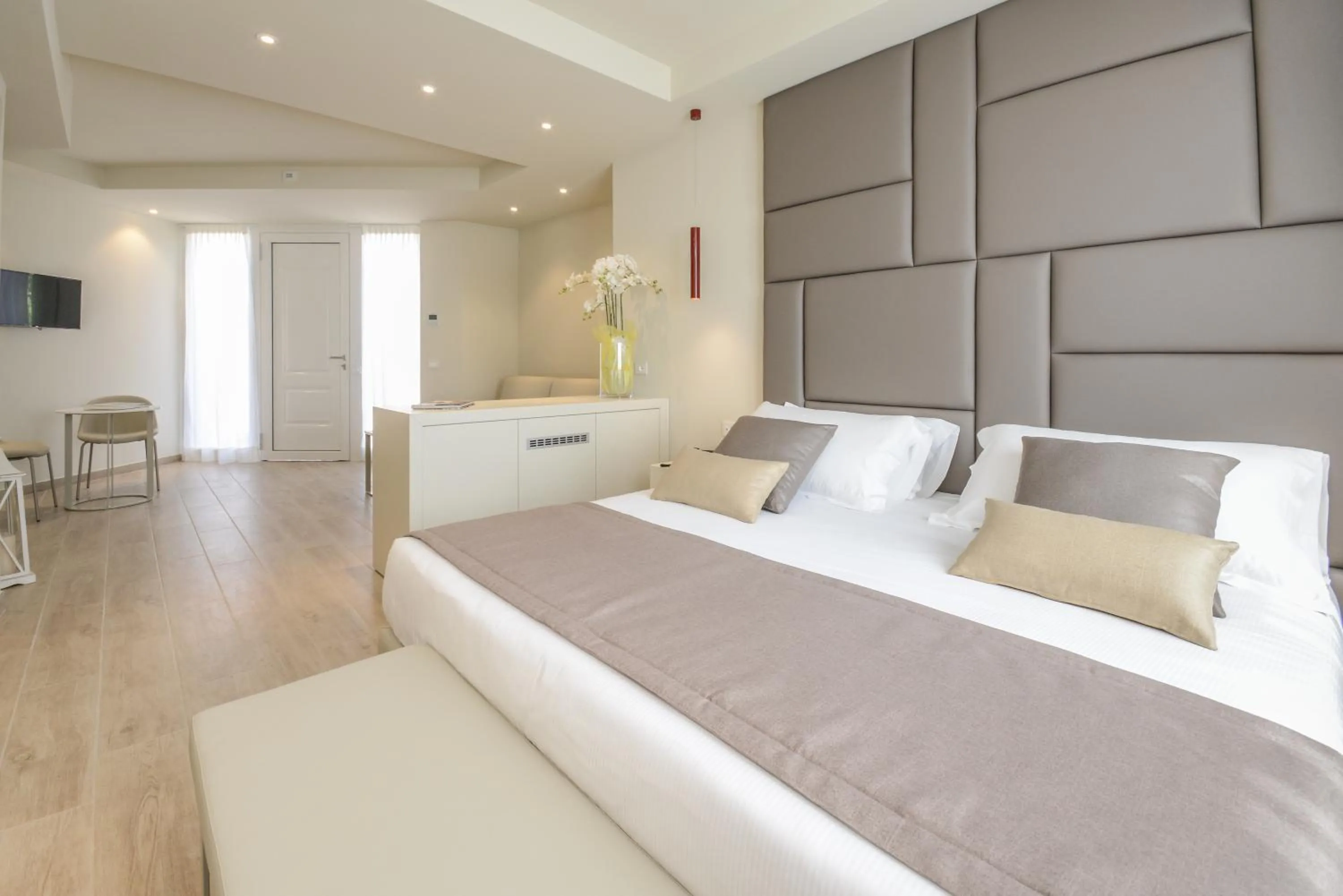 Bedroom, Bed in Hotel Villa Garuti