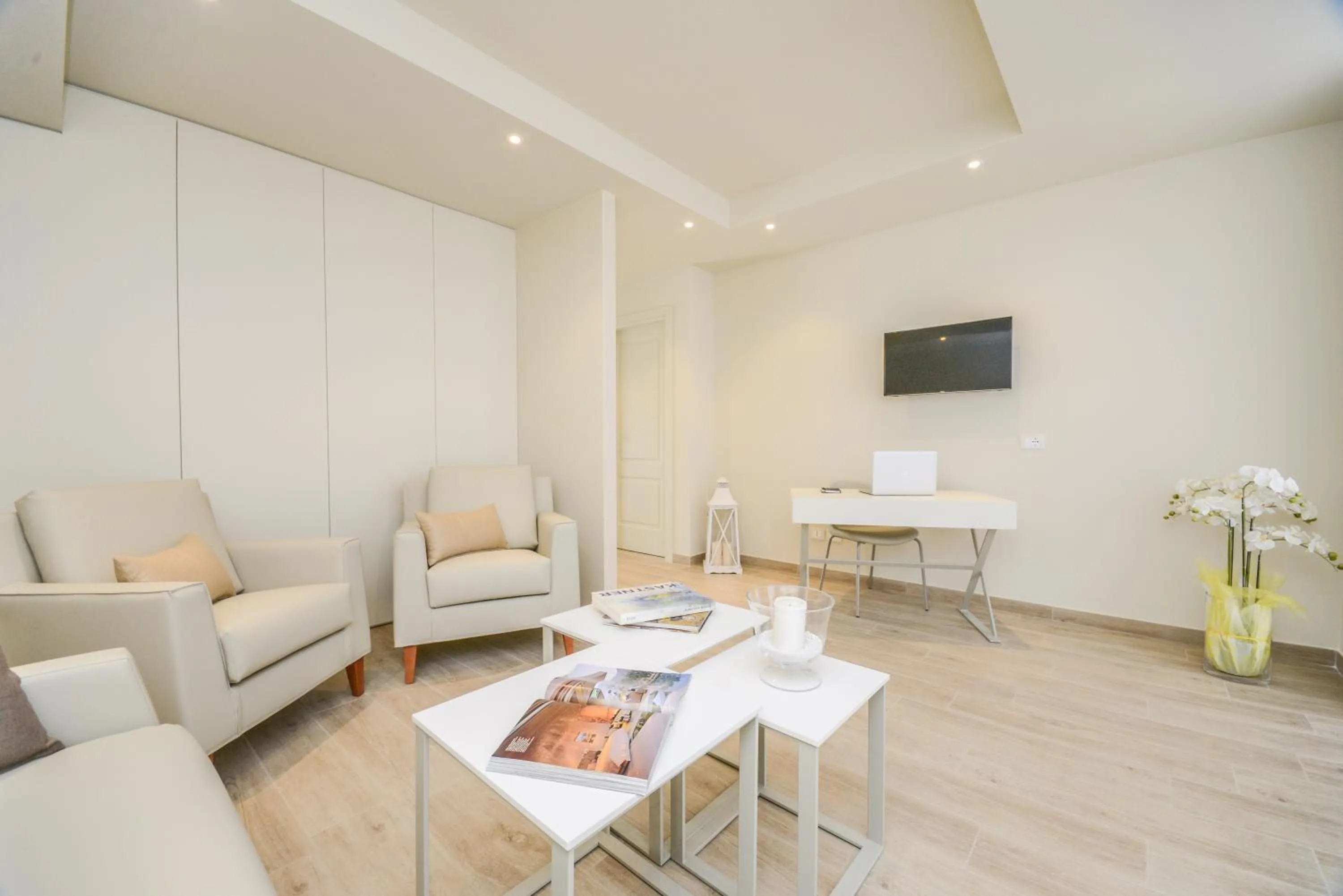 Seating area in Hotel Villa Garuti