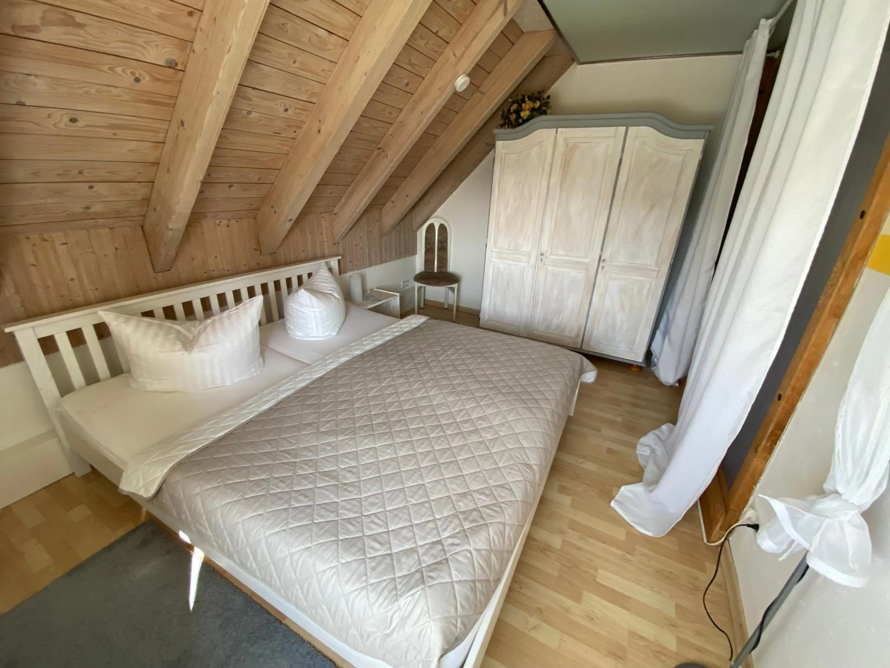 Photo of the whole room, Bed in Aparthotel " Zur Müritz"