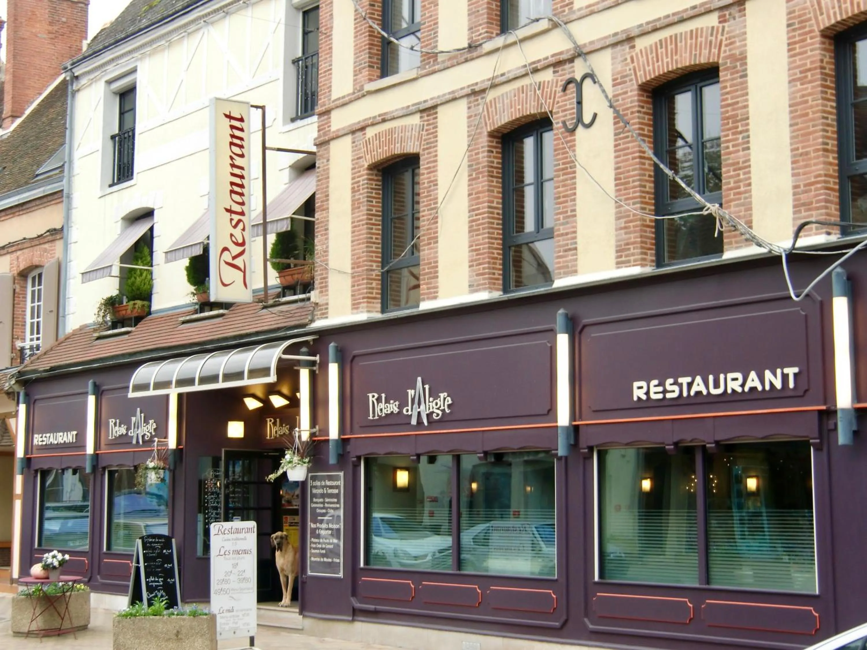 LOGIS Hotel-Restaurant Le Relais d'Aligre