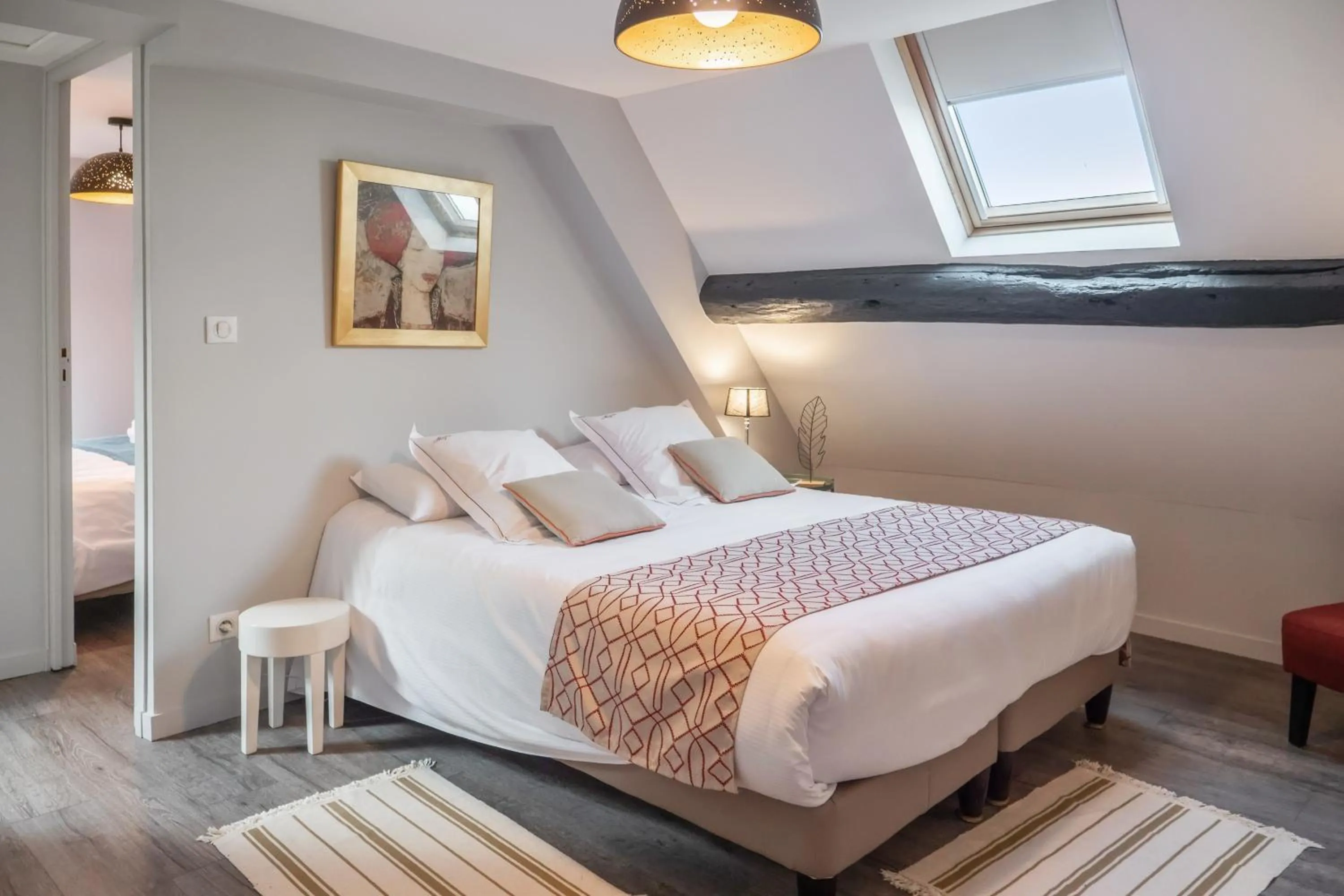 Bed in LOGIS Hotel-Restaurant Le Relais d'Aligre