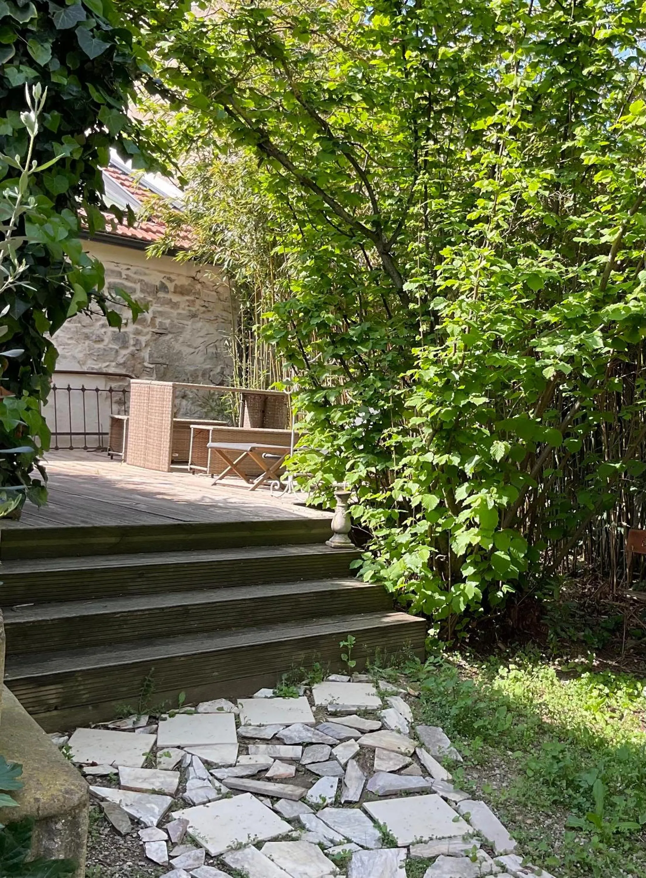 Patio in Le Jardin de LaCoste
