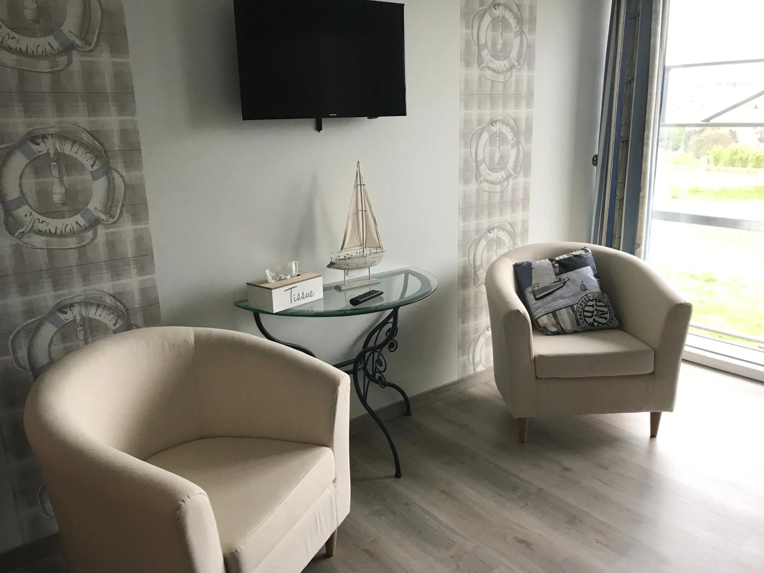 TV and multimedia in La Colombe