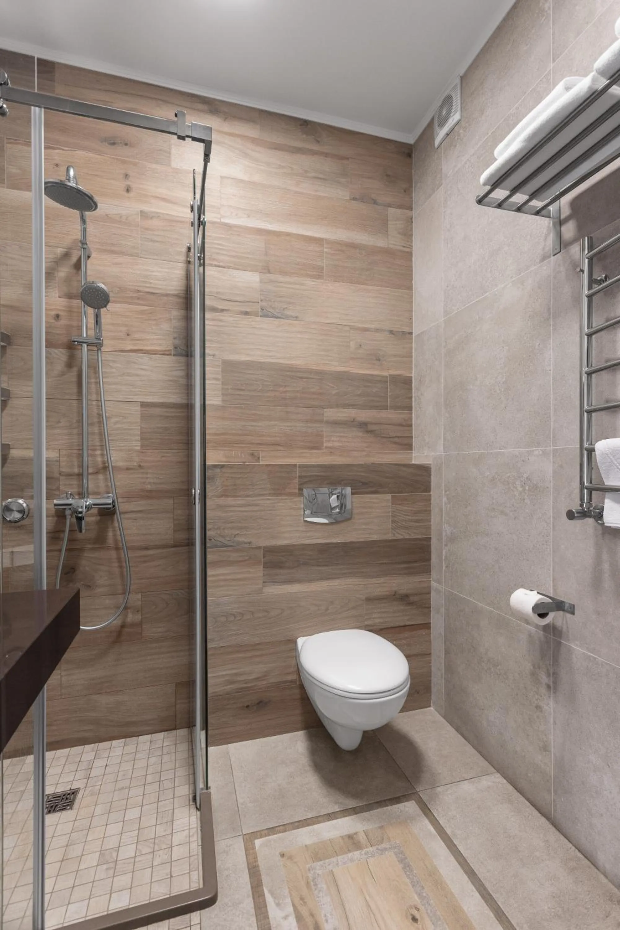 Shower in Frapolli 21 Hotel