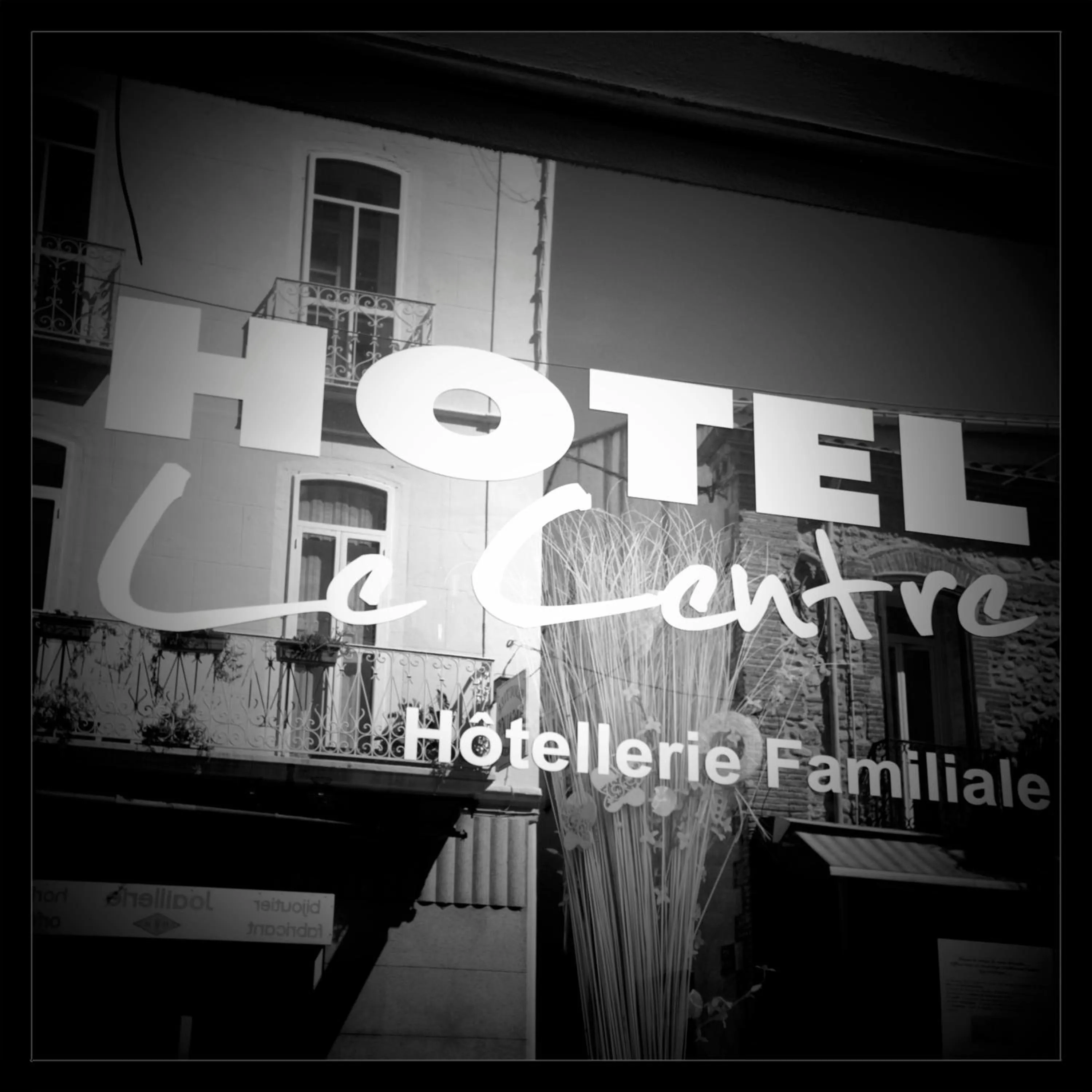 Property logo or sign in Hotel Le Centre