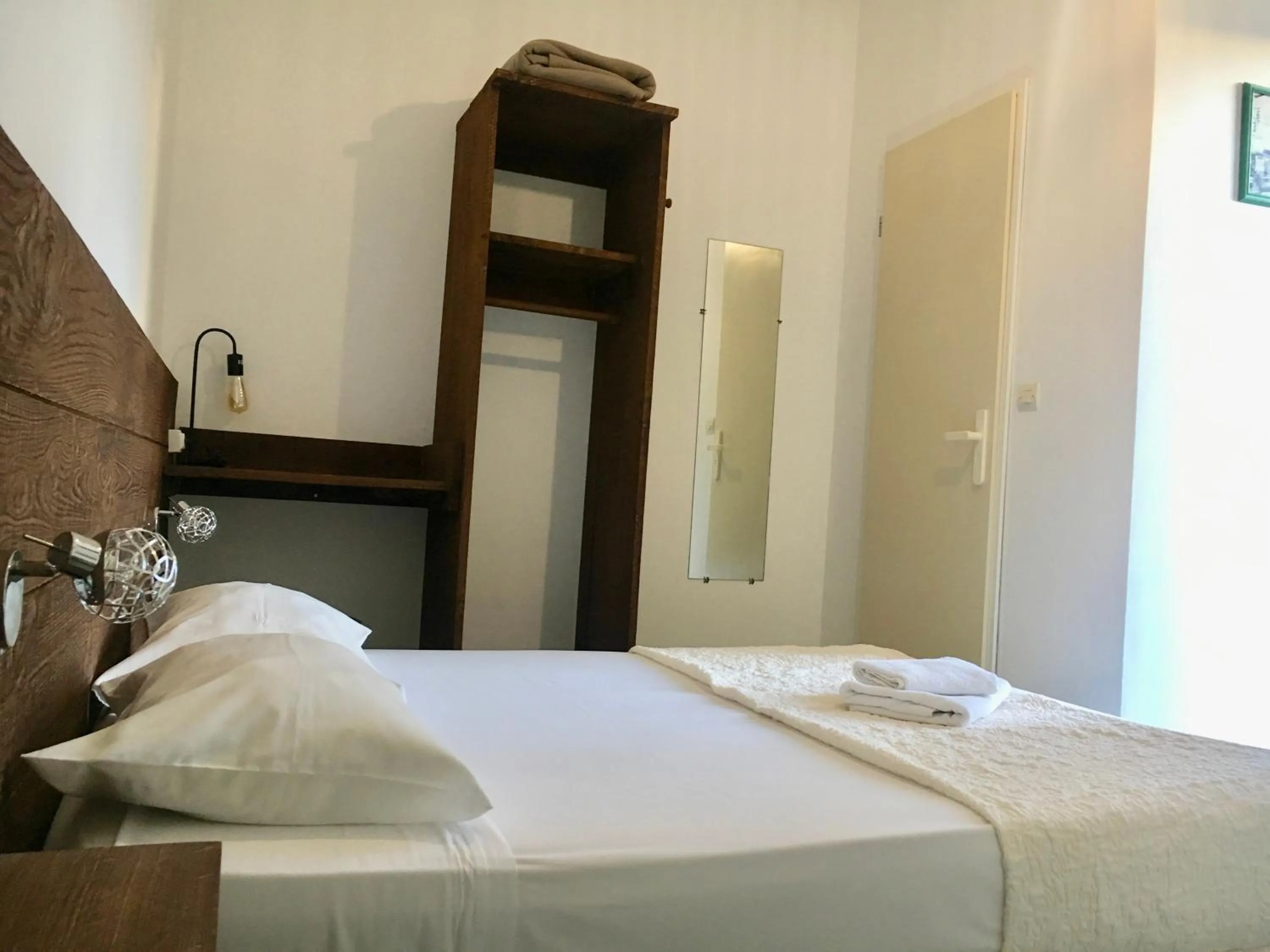 Bed in Hotel Le Centre