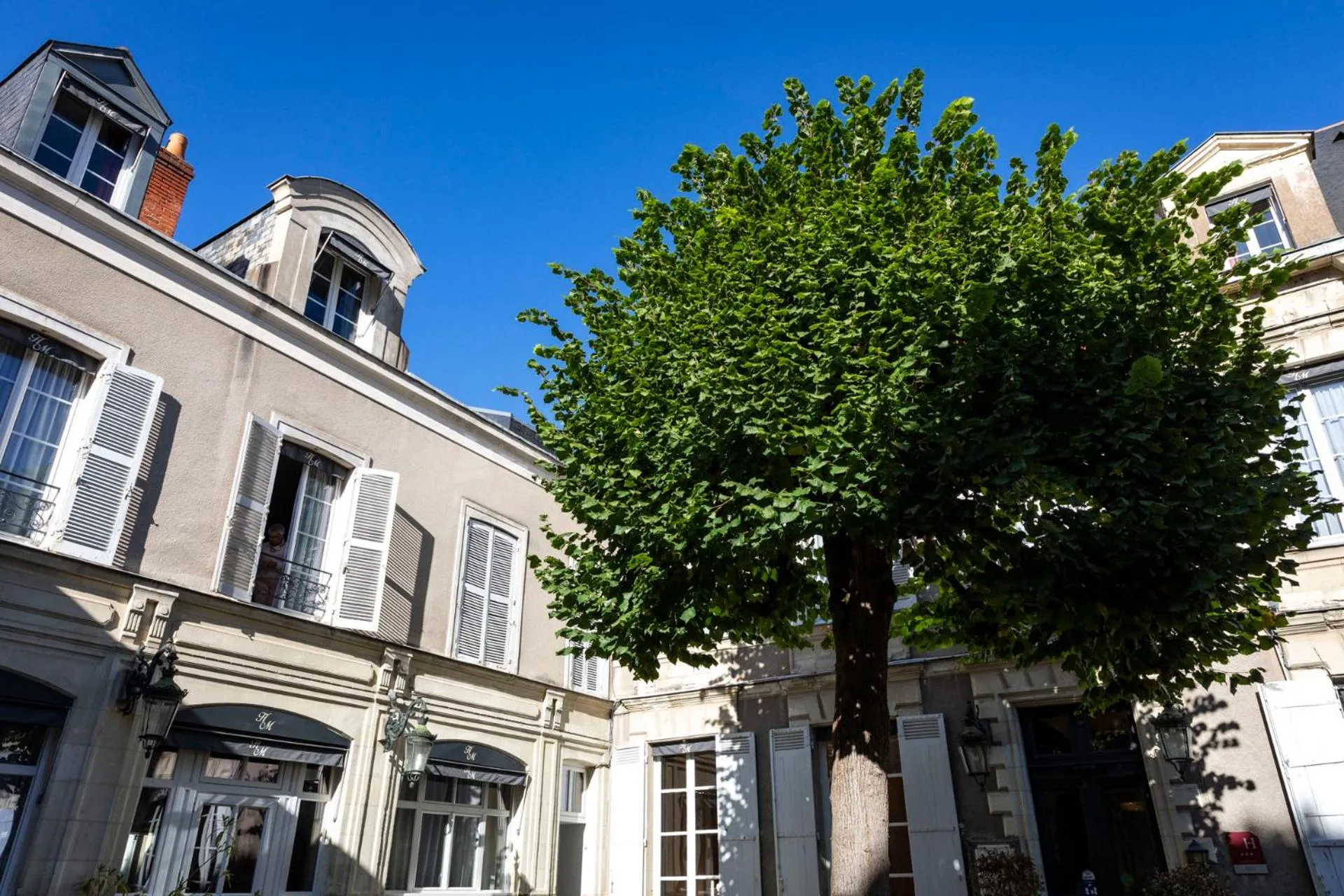 Property building in Hôtel du Mail