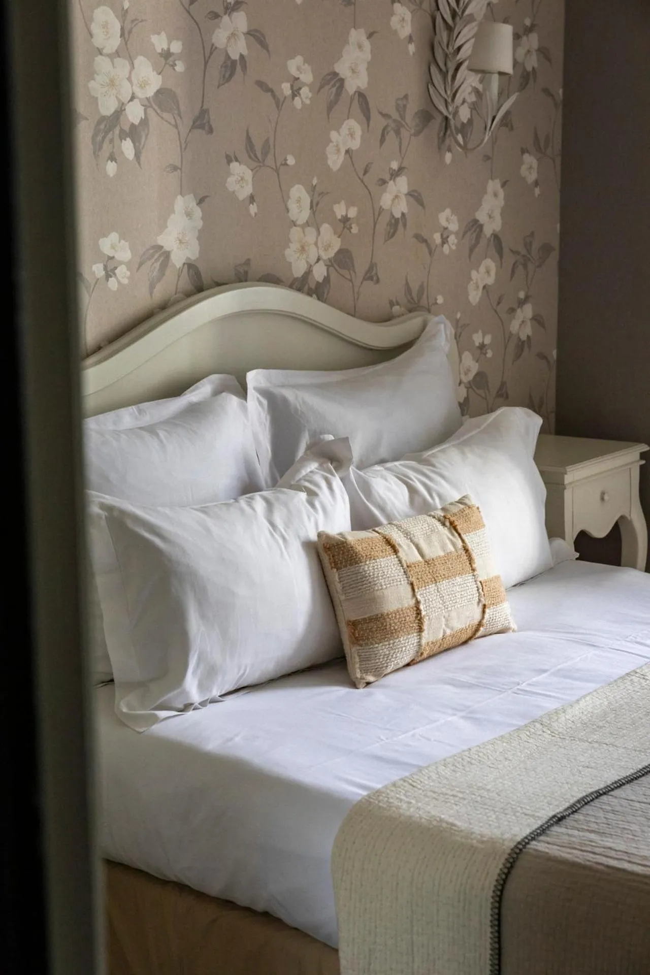 Bed in Hôtel du Mail