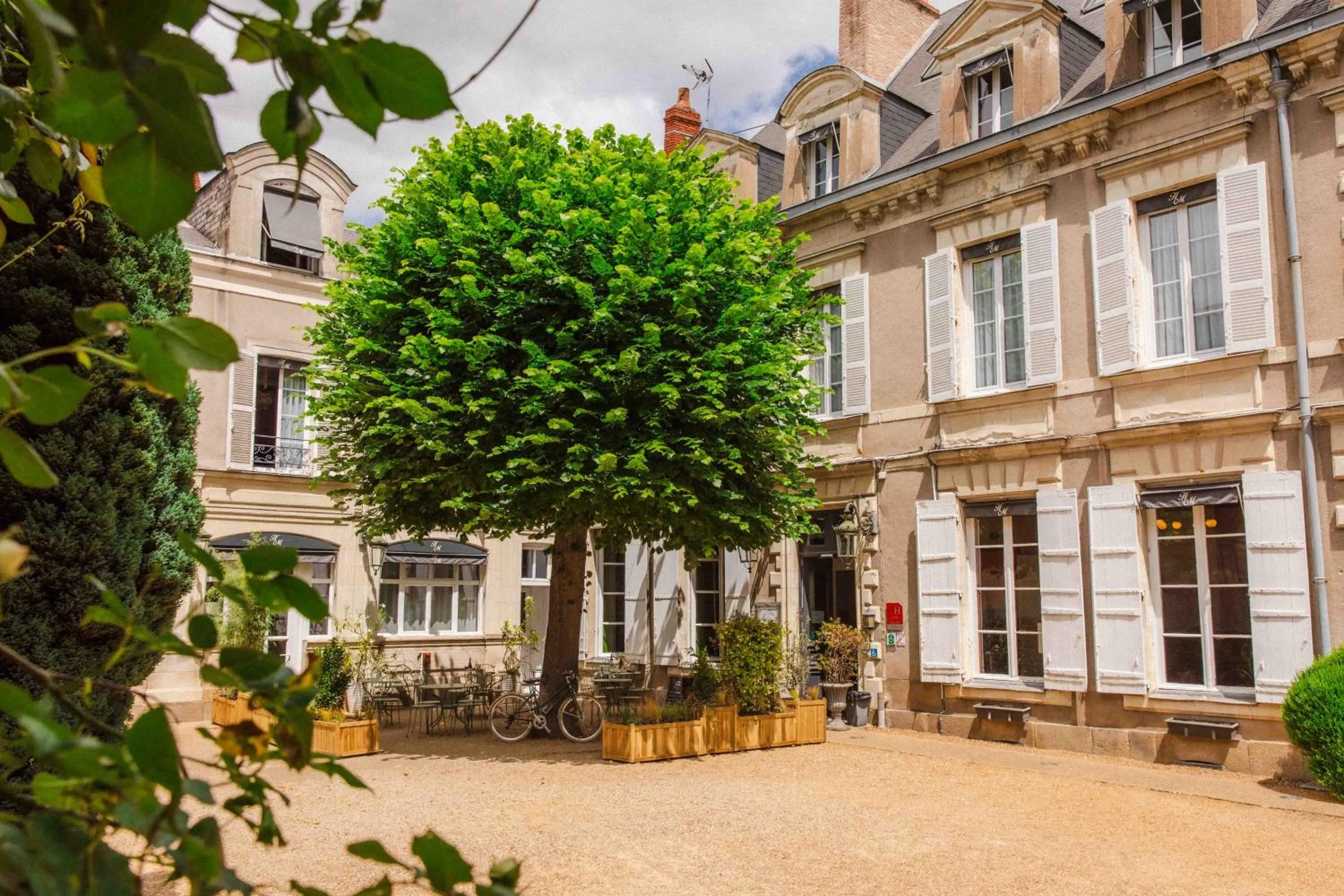 Property building in Hôtel du Mail