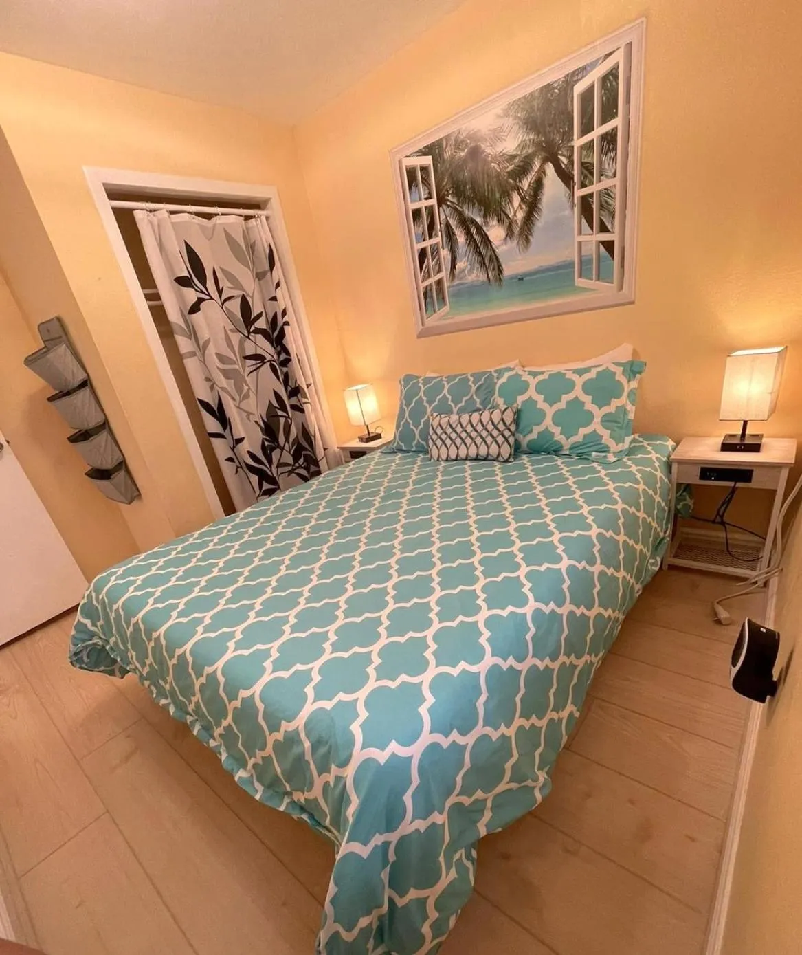 Bed in Casa Pacifica - BBQ, Firepit, Walk to tons of fun places