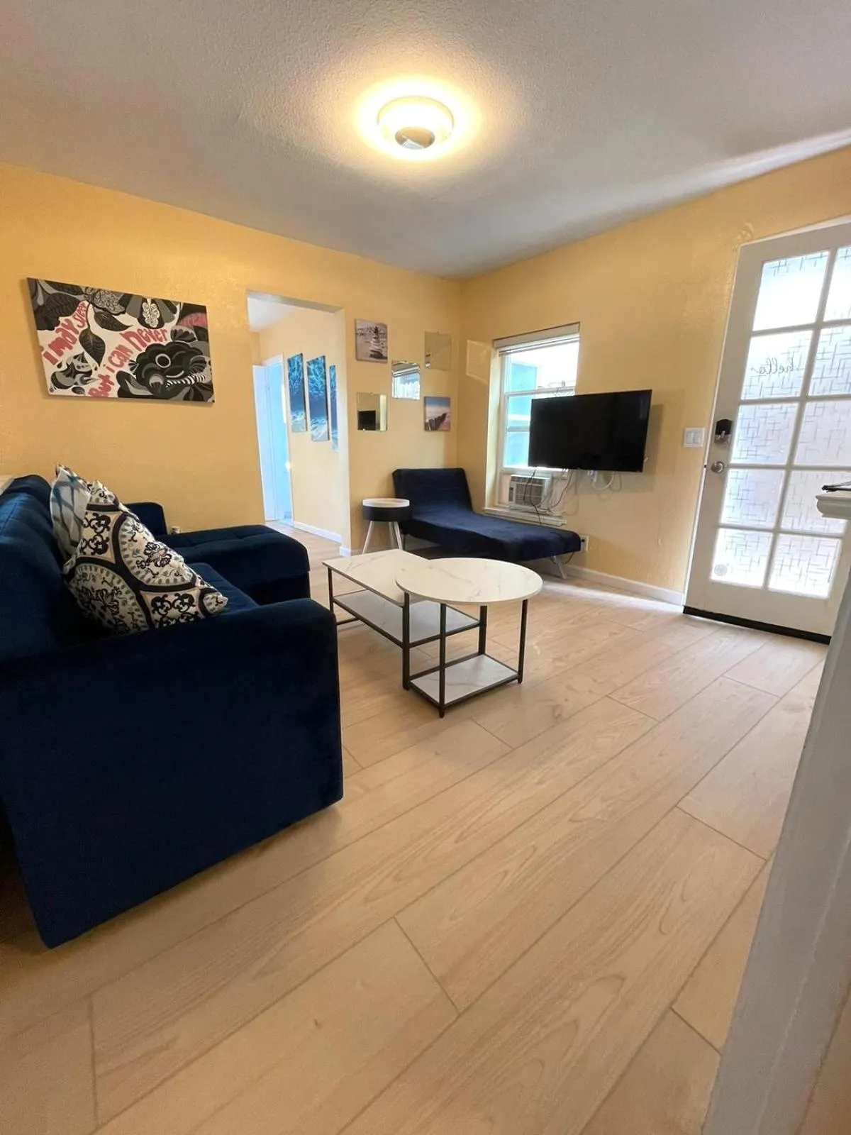 Living room in Casa Pacifica - BBQ, Firepit, Walk to tons of fun places