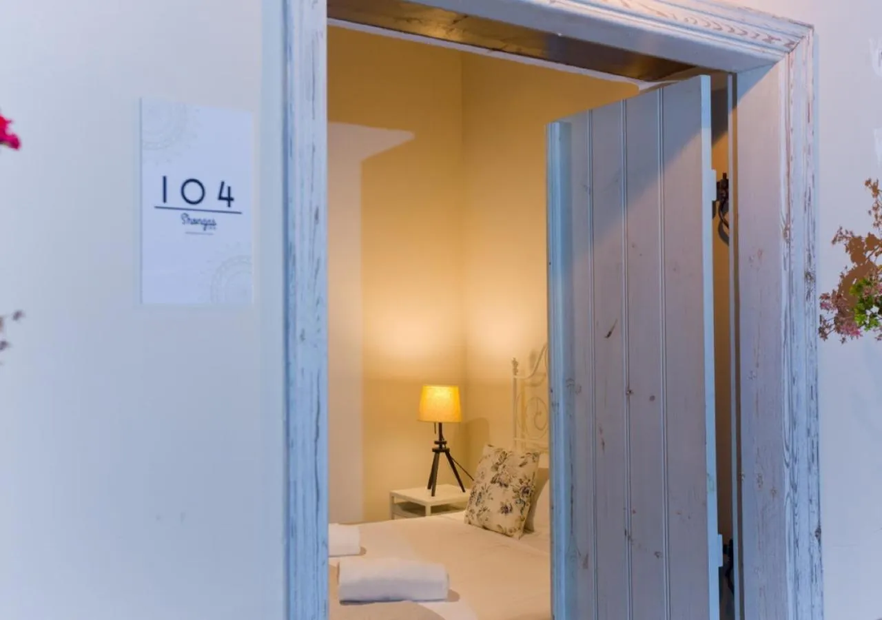 Bedroom in Shongas Inn